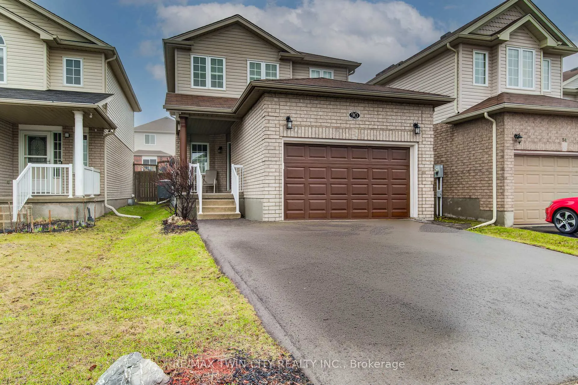Photo 1 of 90 Udvari Crescent S, Kitchener — HOMEH