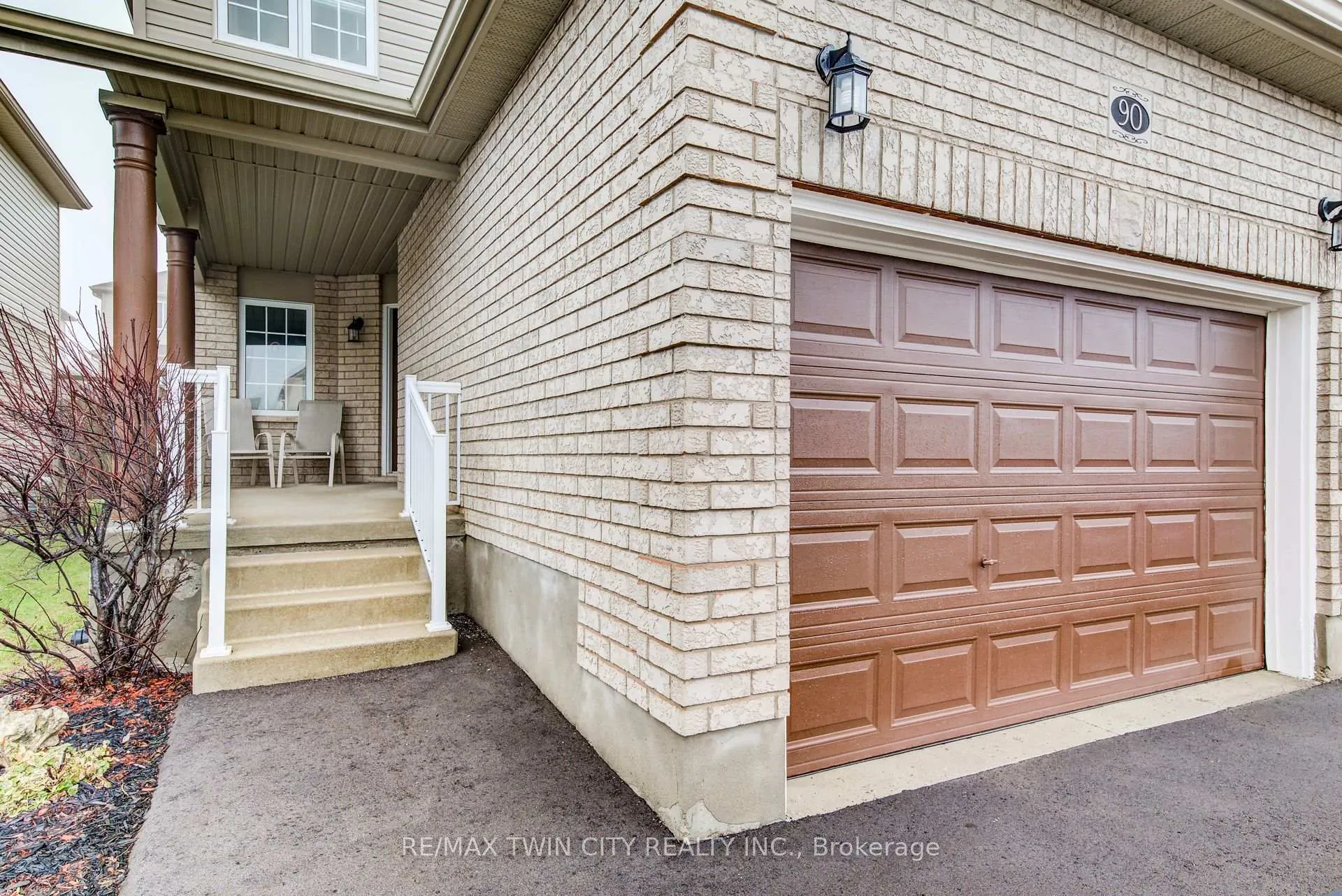 Photo 4 of 90 Udvari Crescent S, Kitchener — HOMEH