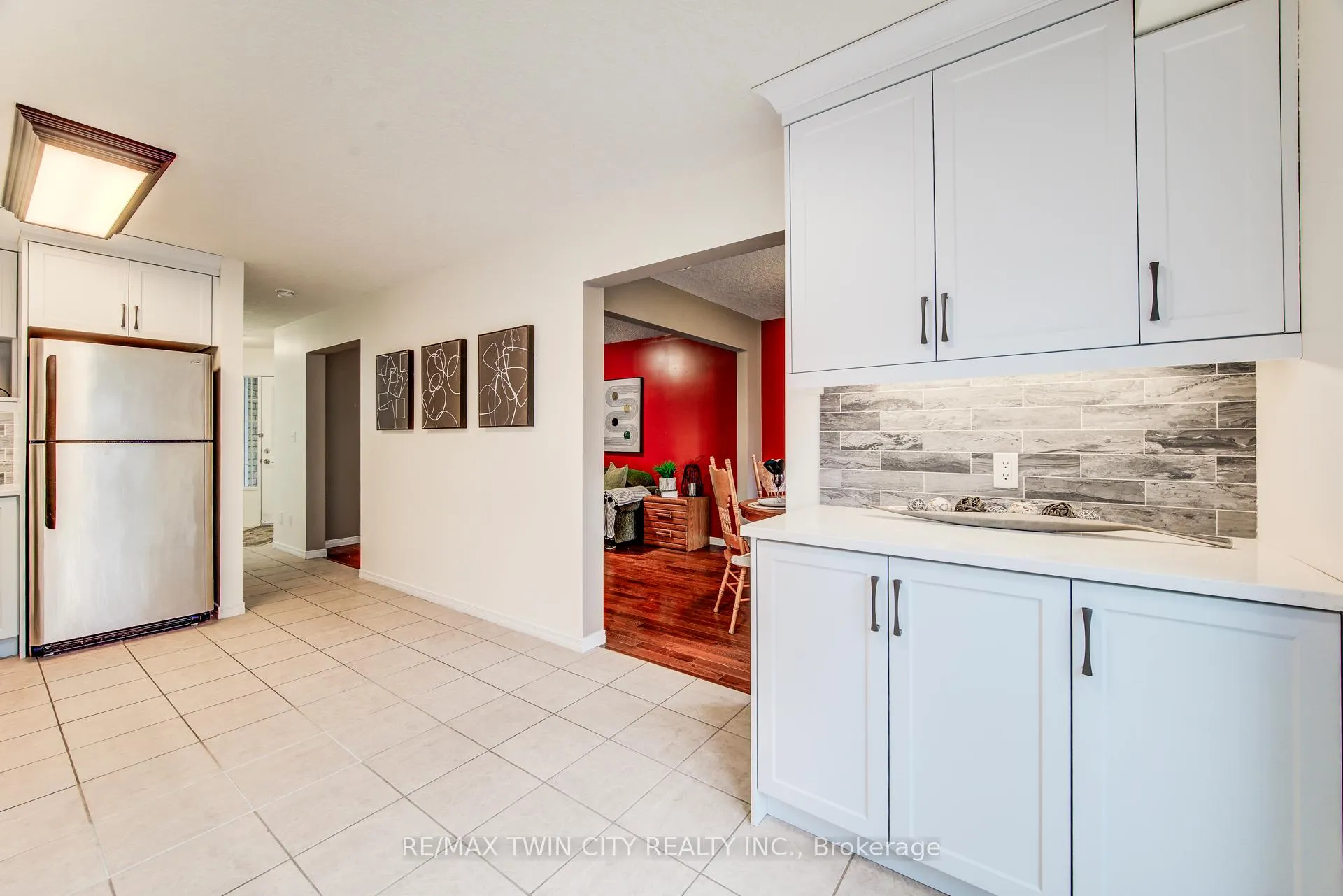 Photo 19 of 90 Udvari Crescent S, Kitchener — HOMEH