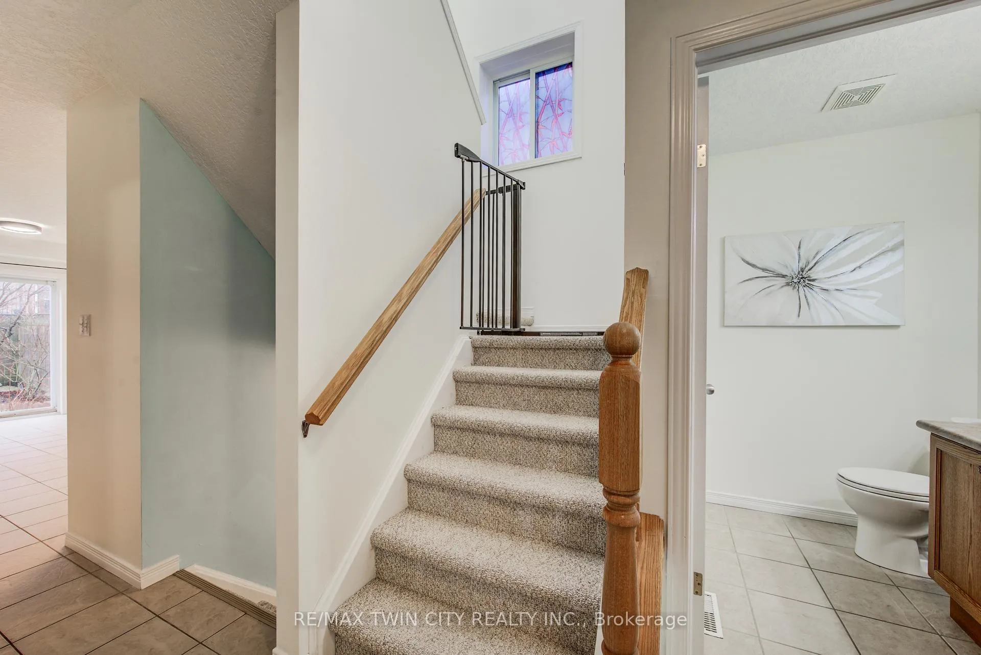Photo 21 of 90 Udvari Crescent S, Kitchener — HOMEH