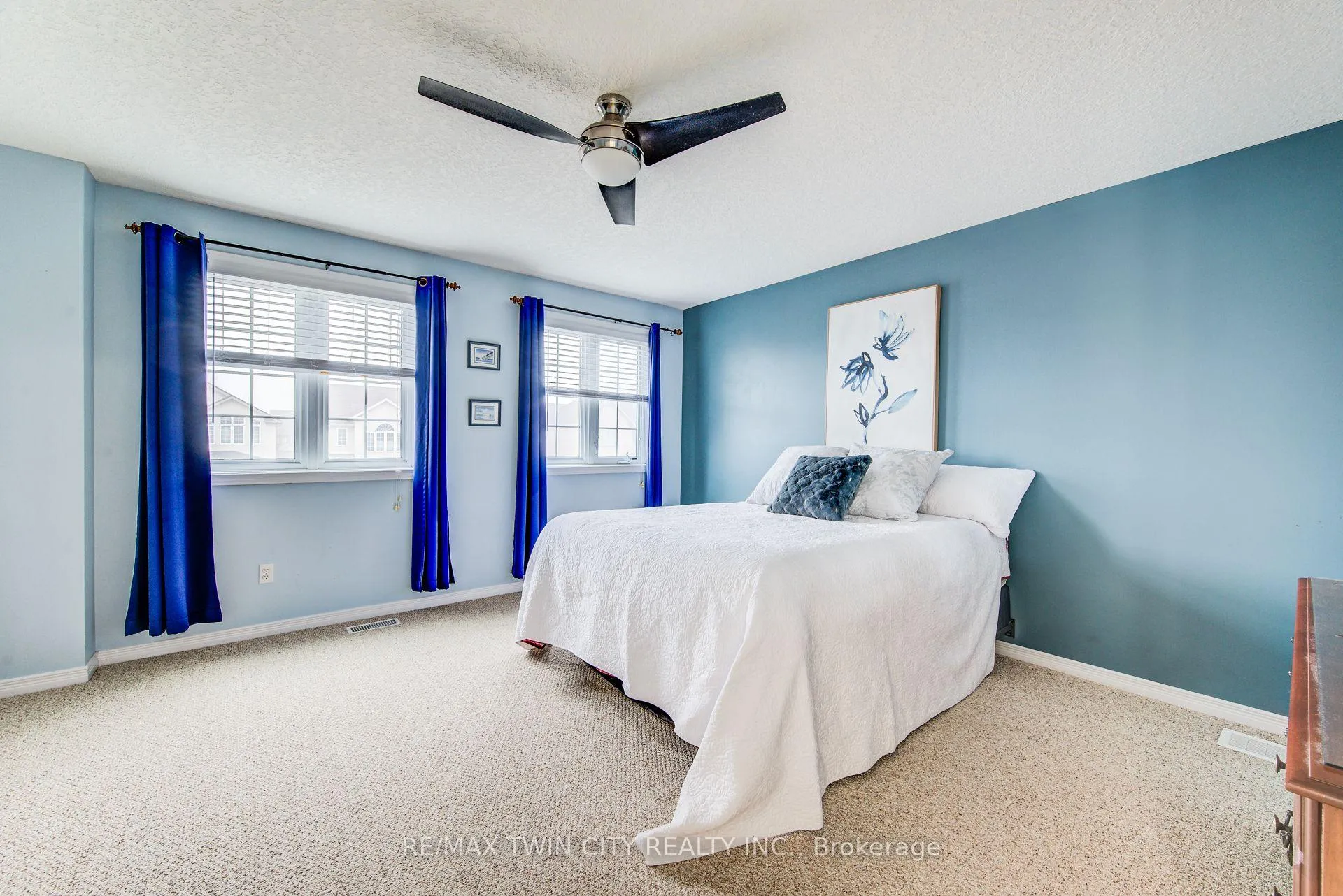 Photo 28 of 90 Udvari Crescent S, Kitchener — HOMEH