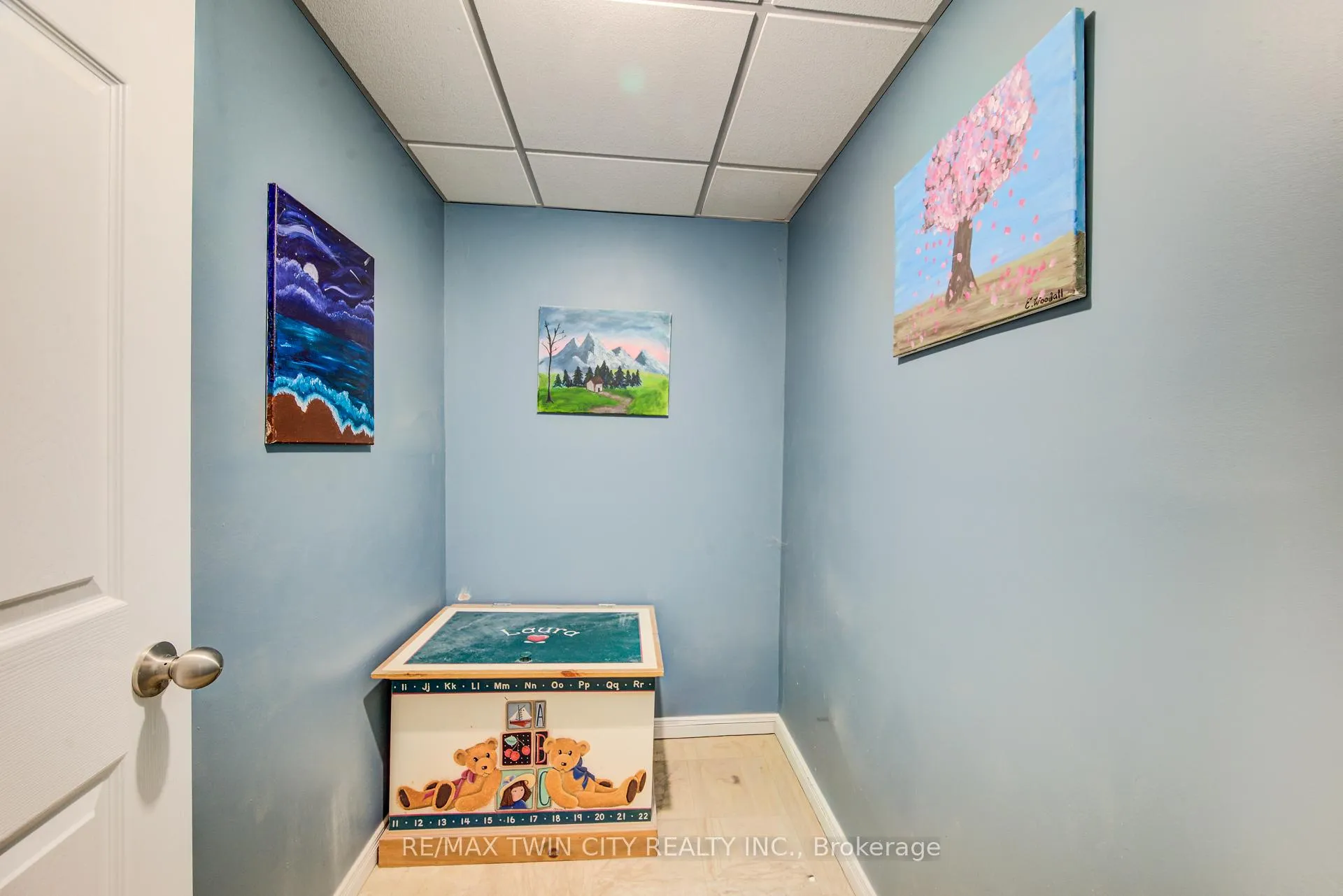 Photo 32 of 90 Udvari Crescent S, Kitchener — HOMEH