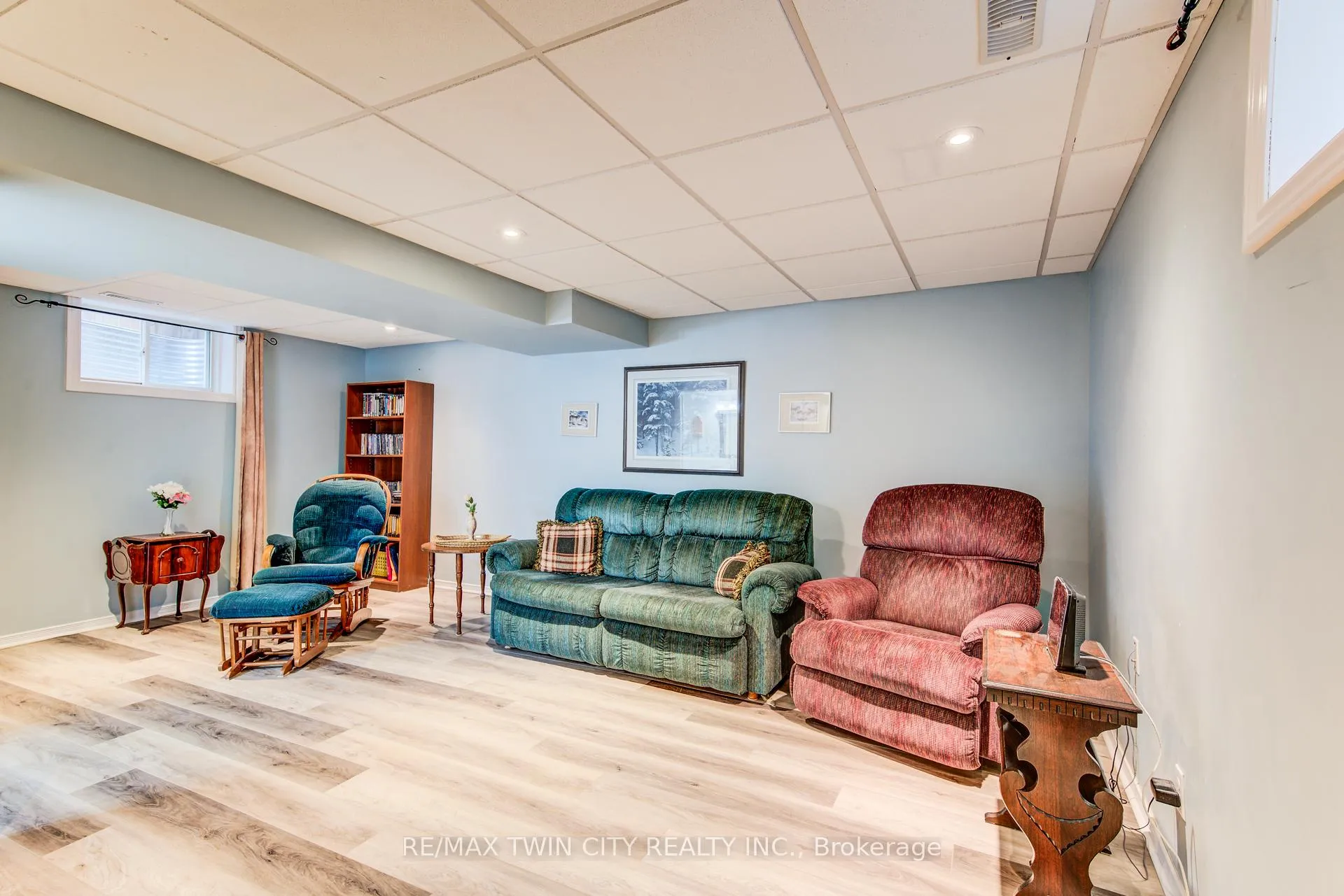 Photo 34 of 90 Udvari Crescent S, Kitchener — HOMEH