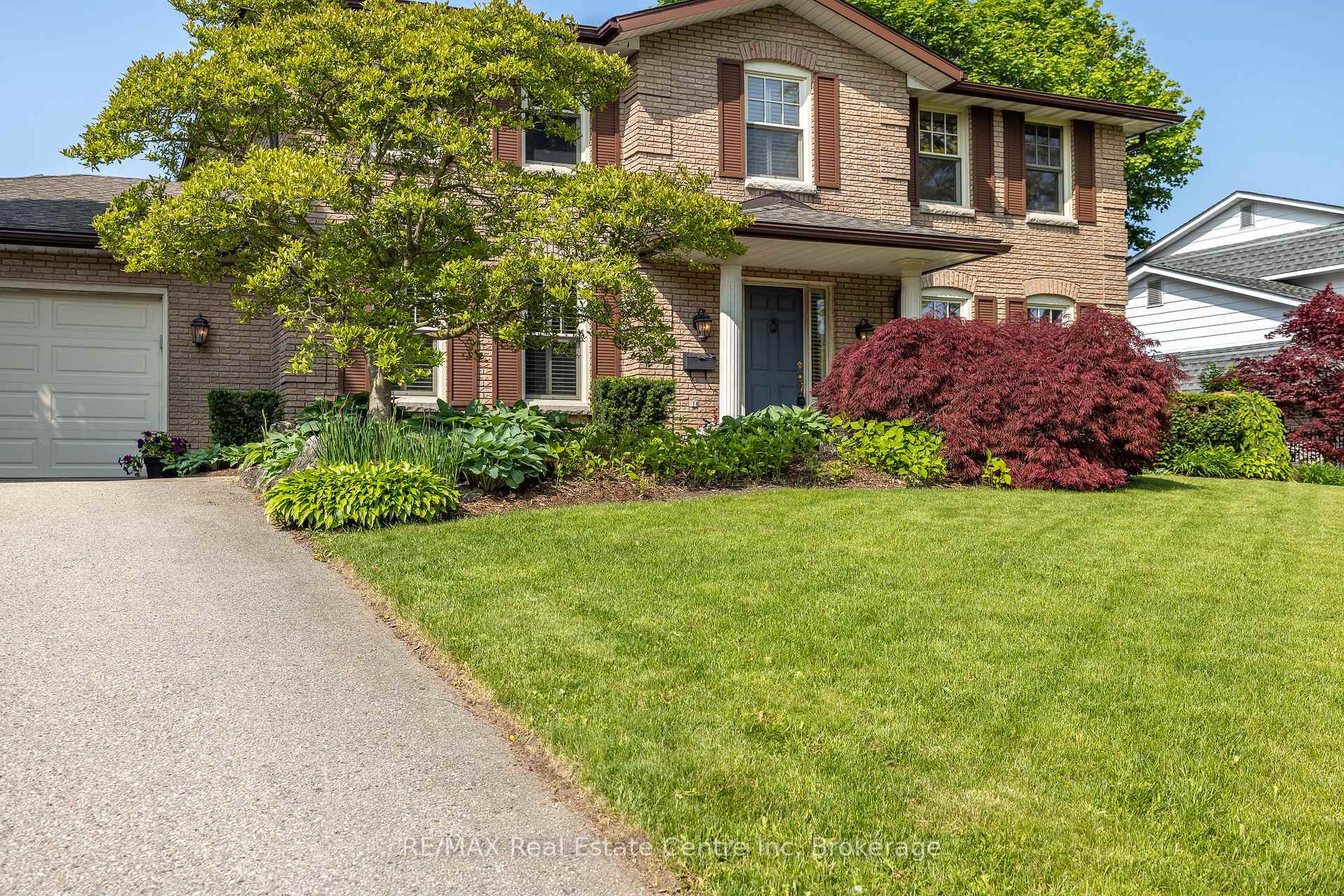 Photo 2 of 27 Colborn Street, Guelph, Kortright East — HOMEH