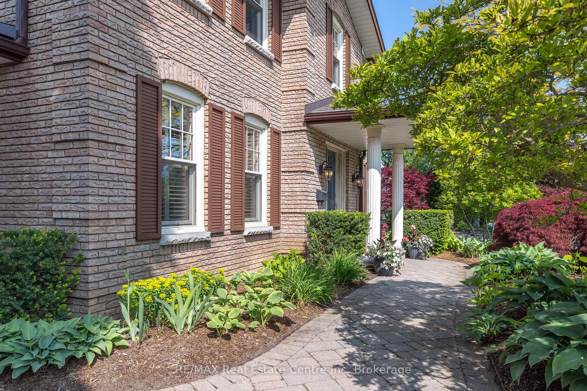 Photo 4 of 27 Colborn Street, Guelph, Kortright East — HOMEH