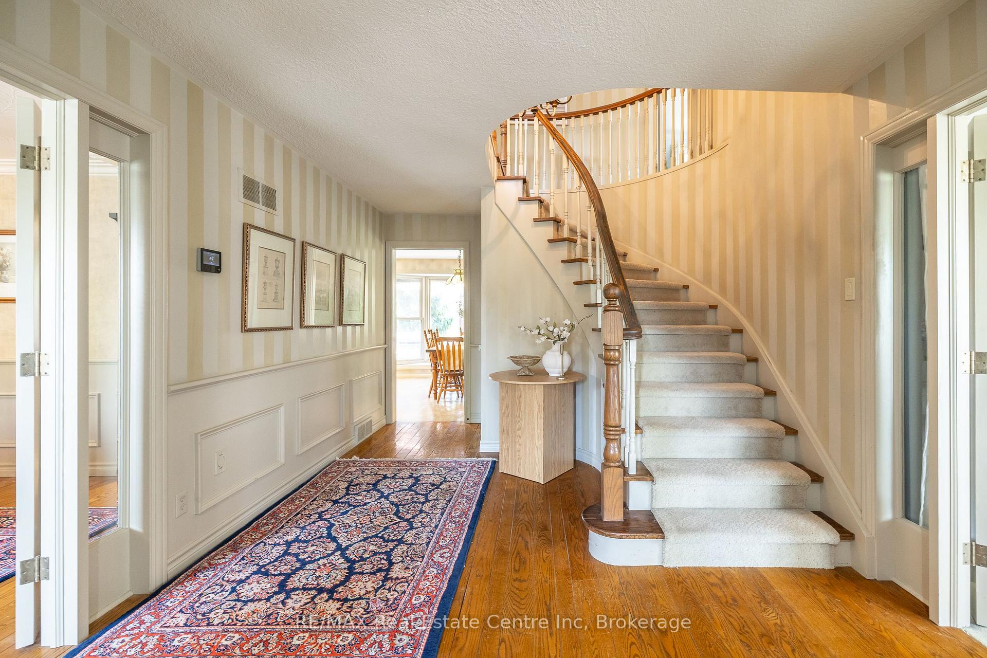 Photo 5 of 27 Colborn Street, Guelph, Kortright East — HOMEH