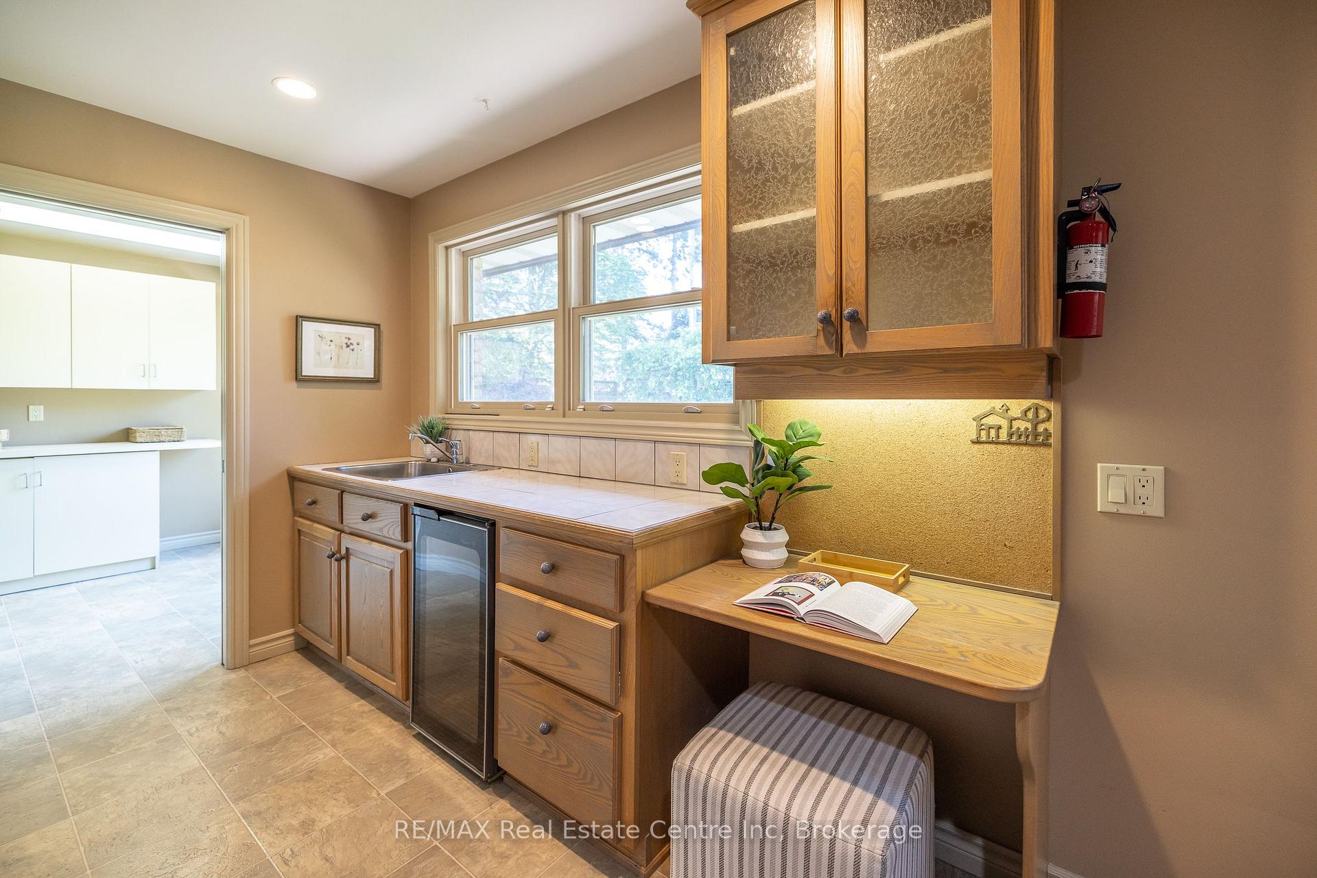 Photo 20 of 27 Colborn Street, Guelph, Kortright East — HOMEH
