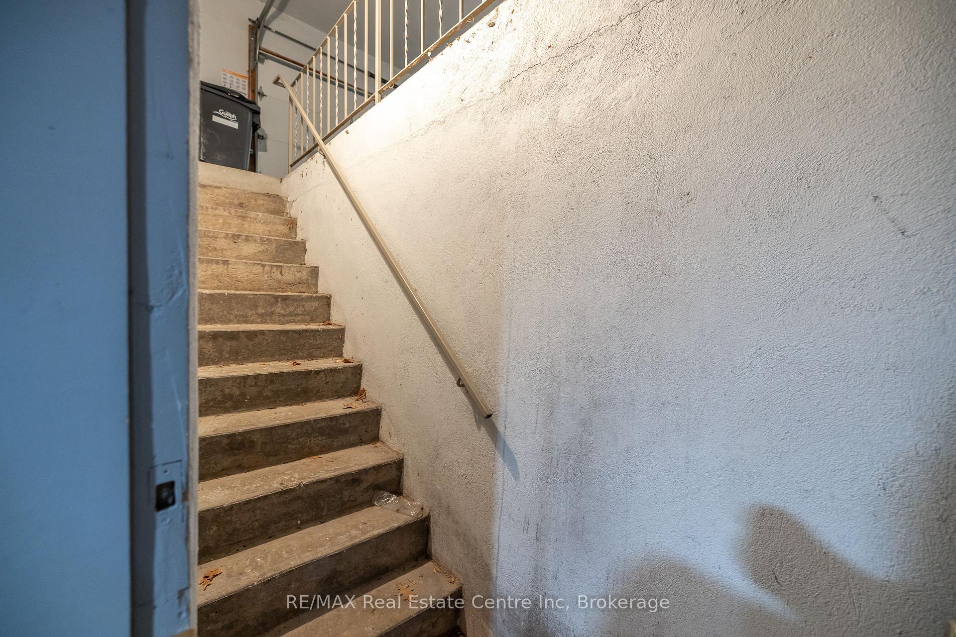 Photo 38 of 27 Colborn Street, Guelph, Kortright East — HOMEH