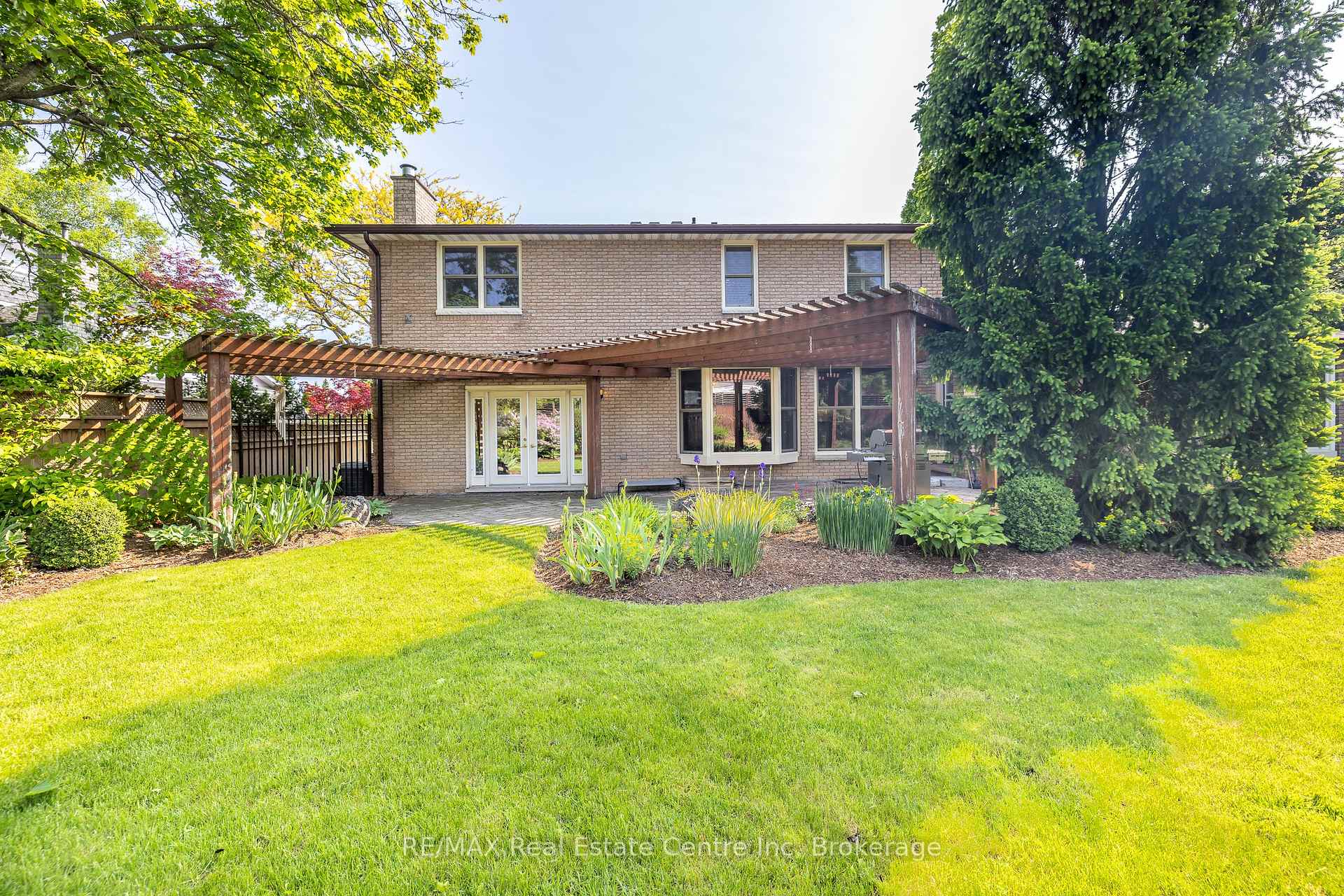 Photo 42 of 27 Colborn Street, Guelph, Kortright East — HOMEH