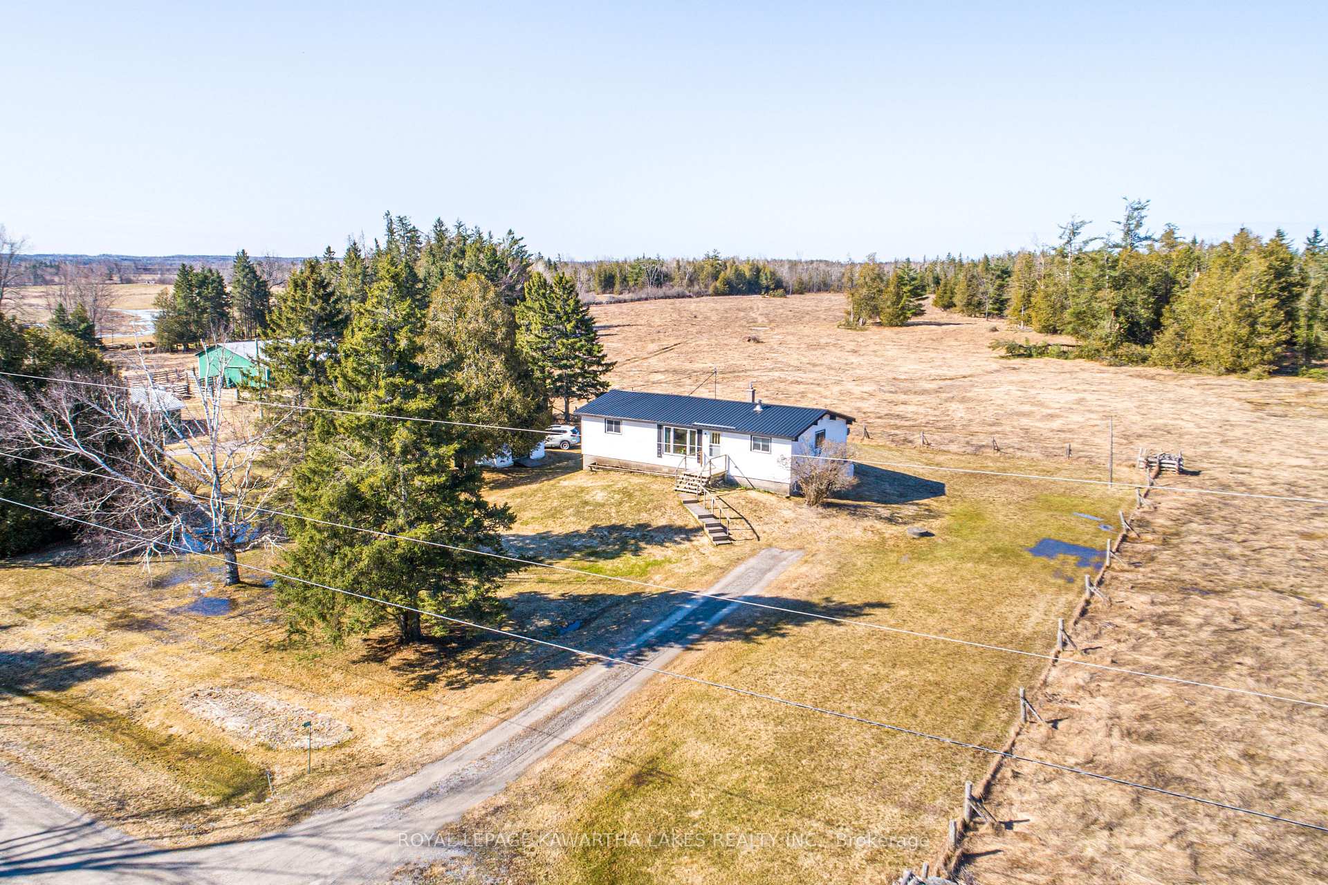 Photo 3 of 385 Shrike Road, Kawartha Lakes, Carden — HOMEH