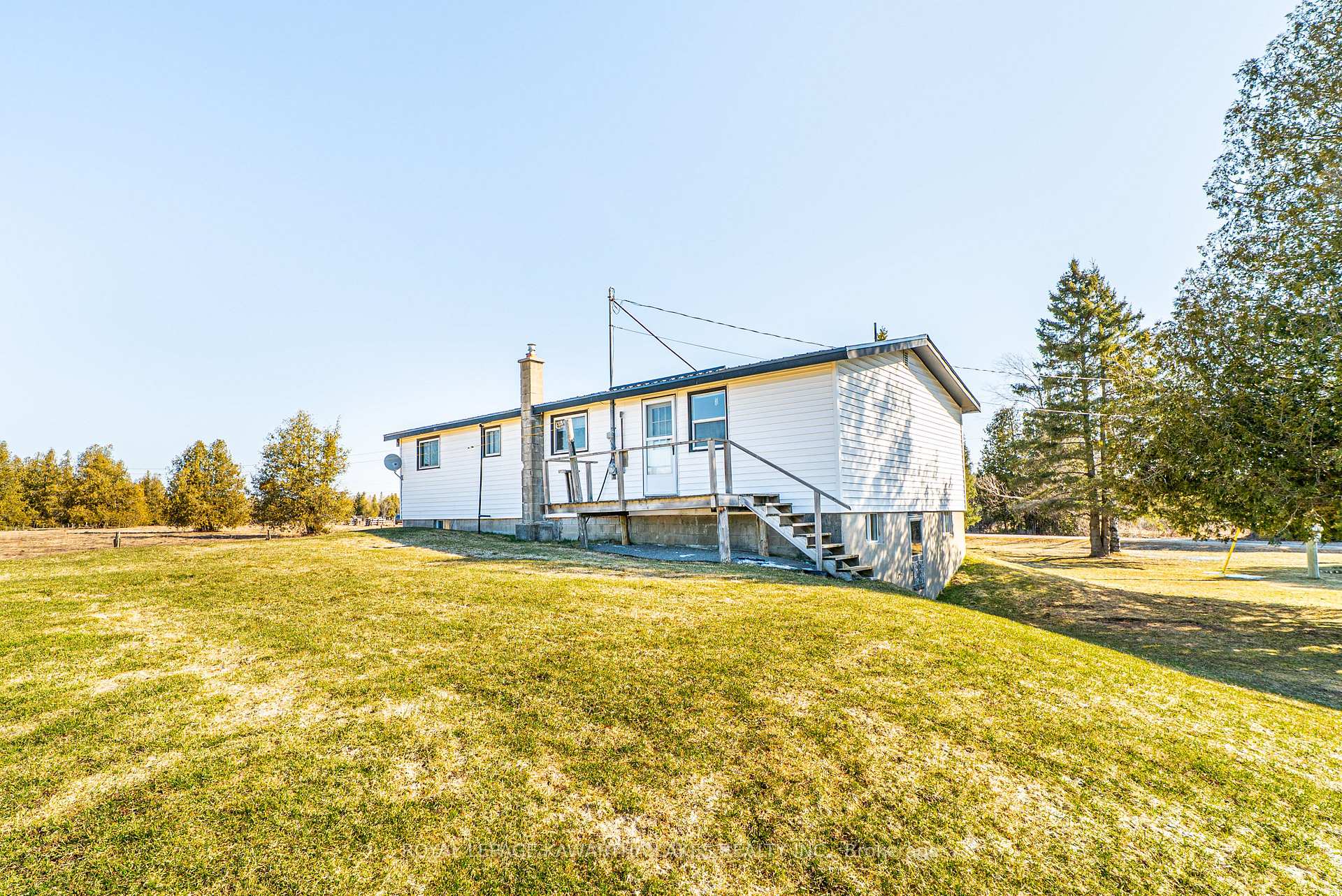 Photo 37 of 385 Shrike Road, Kawartha Lakes, Carden — HOMEH