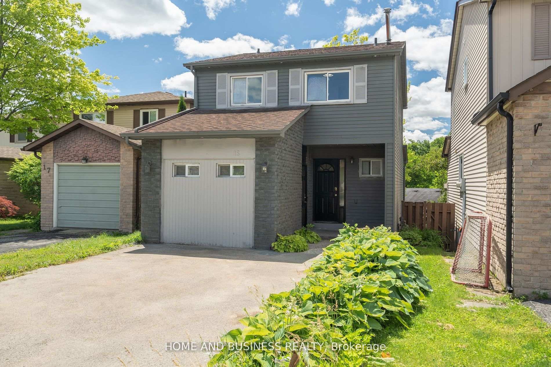 Front of 15 Hillsdale Court