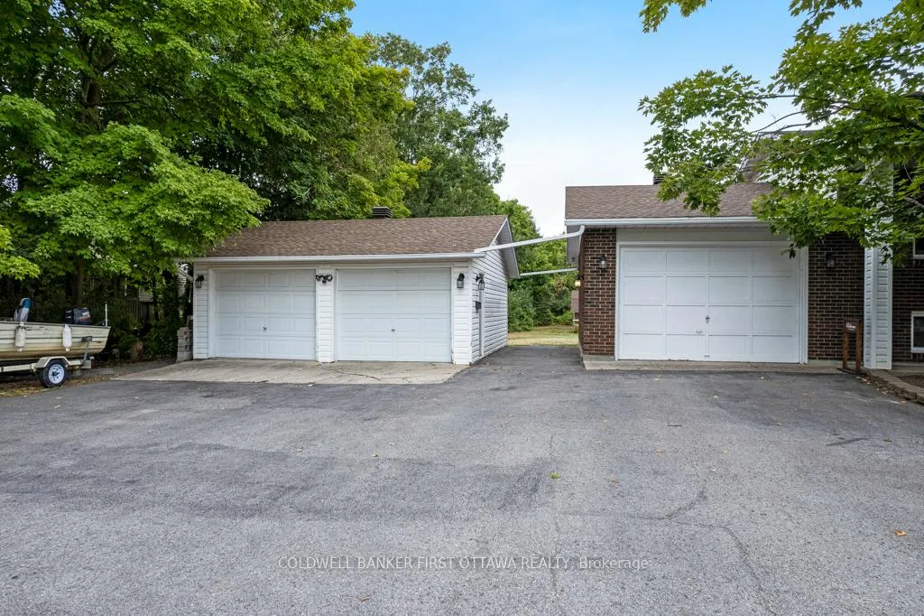 Photo 3 of 376 Napoleon Street, Carleton Place — HOMEH