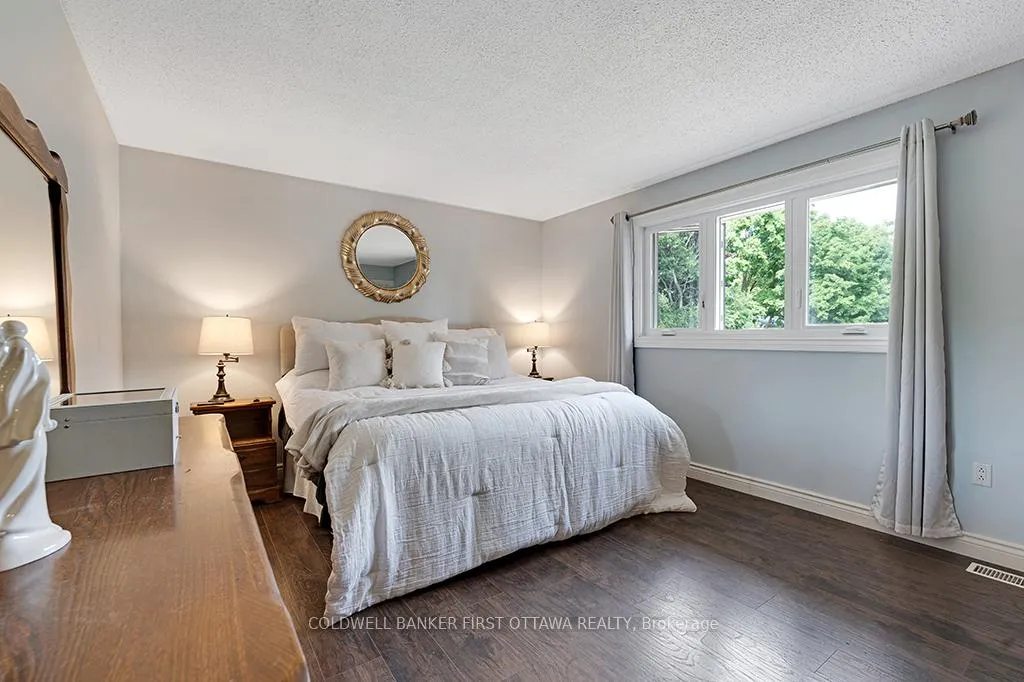 Photo 16 of 376 Napoleon Street, Carleton Place — HOMEH
