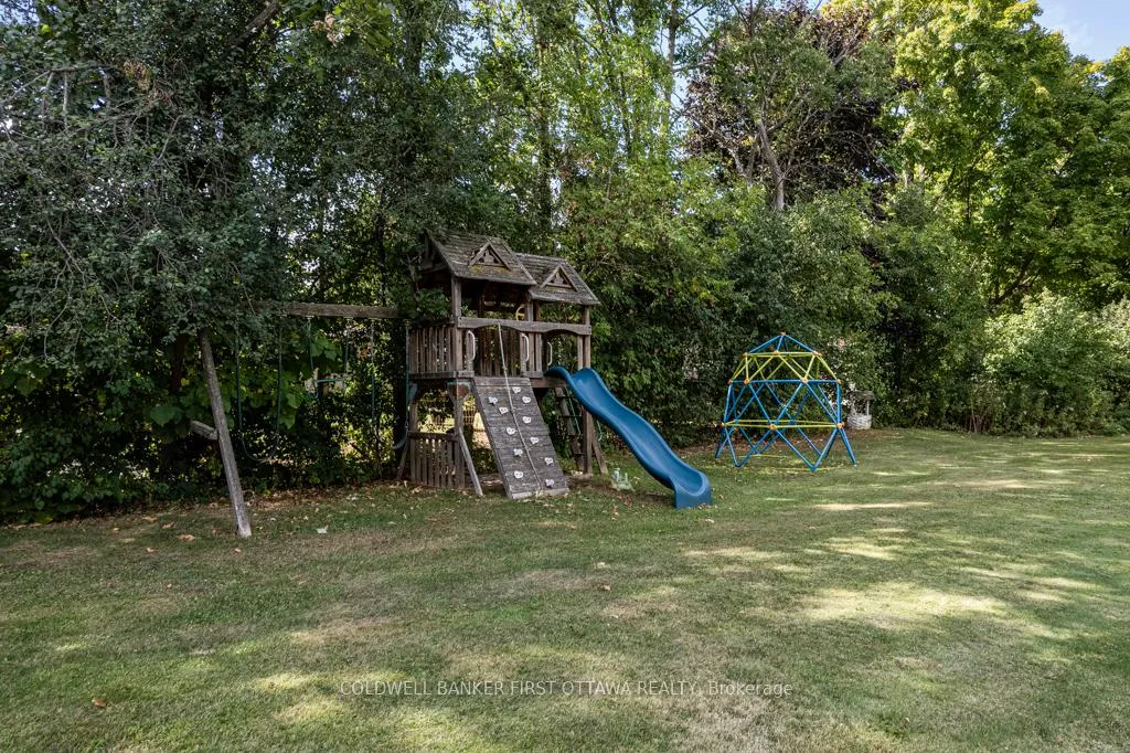 Photo 37 of 376 Napoleon Street, Carleton Place — HOMEH