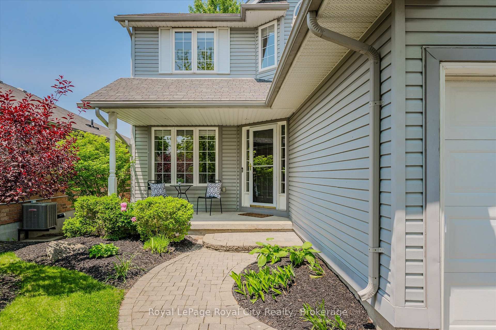 Photo 5 of 41 Munroe Crescent, Guelph, Clairfields/Hanlon Business Park — HOMEH
