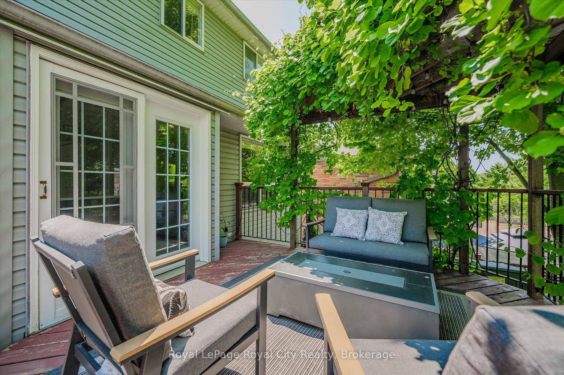 Photo 22 of 41 Munroe Crescent, Guelph, Clairfields/Hanlon Business Park — HOMEH