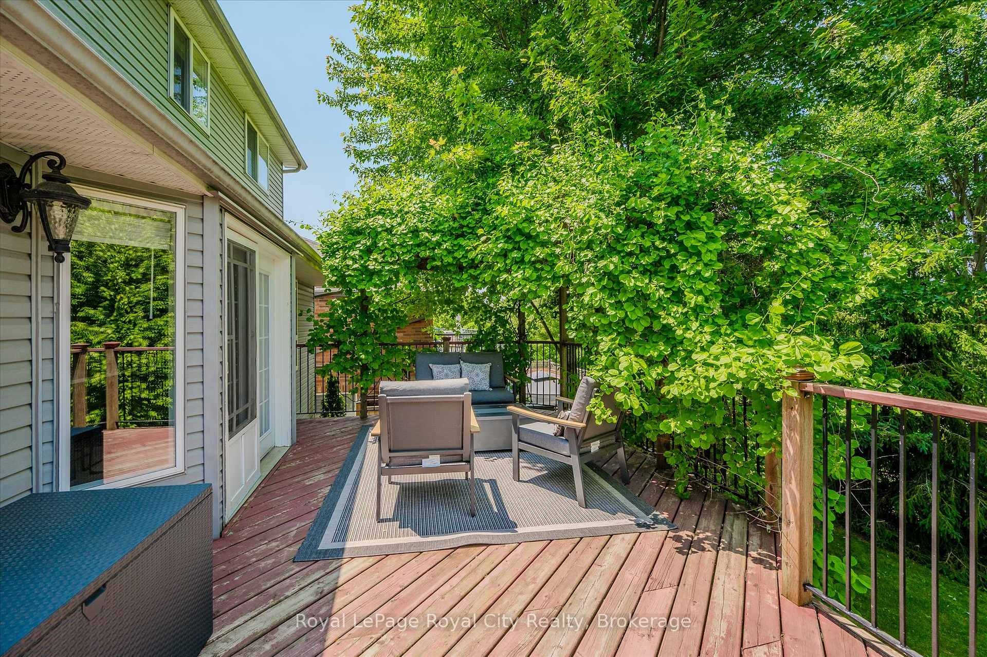 Photo 23 of 41 Munroe Crescent, Guelph, Clairfields/Hanlon Business Park — HOMEH