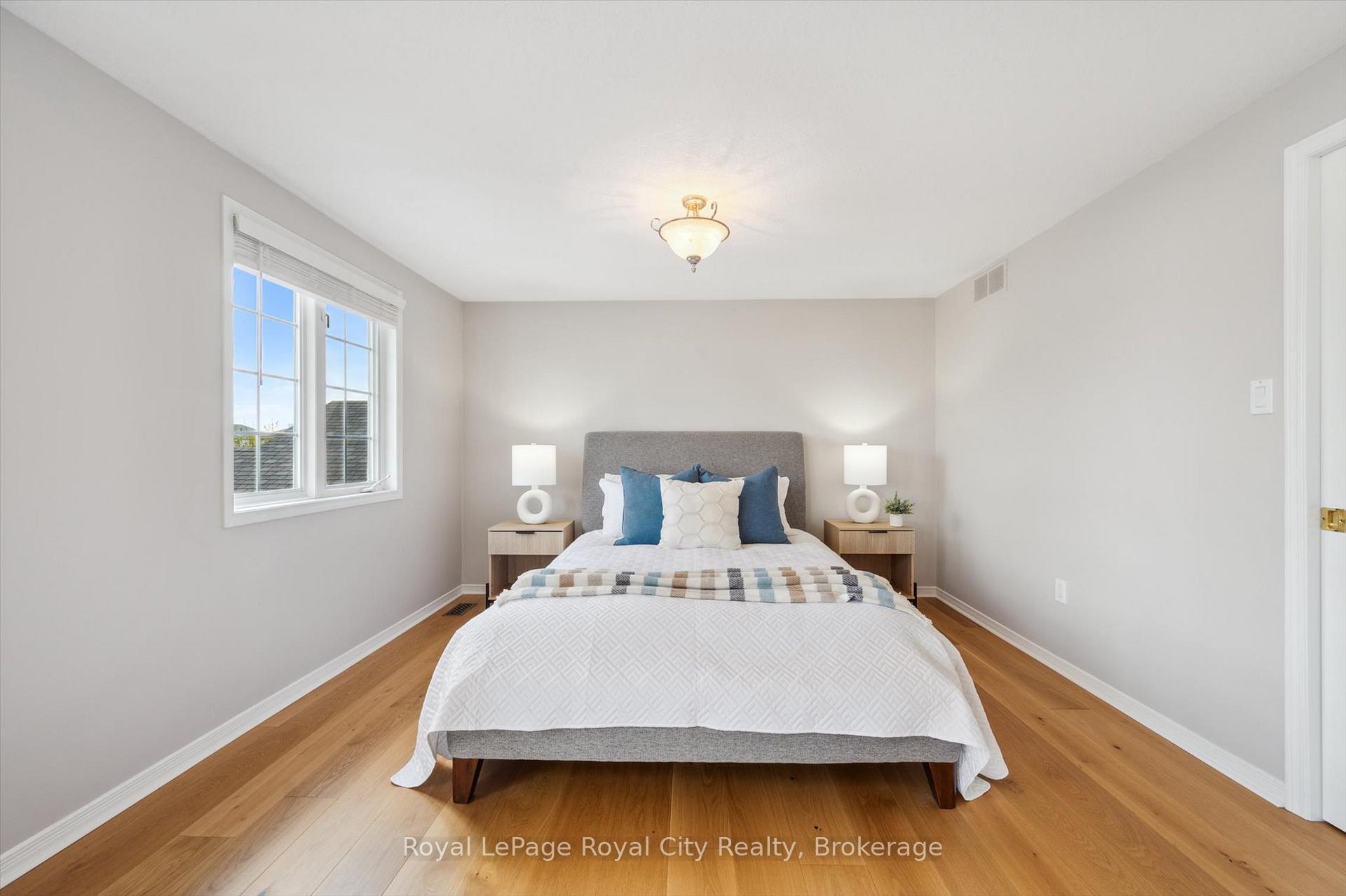 Photo 28 of 41 Munroe Crescent, Guelph, Clairfields/Hanlon Business Park — HOMEH