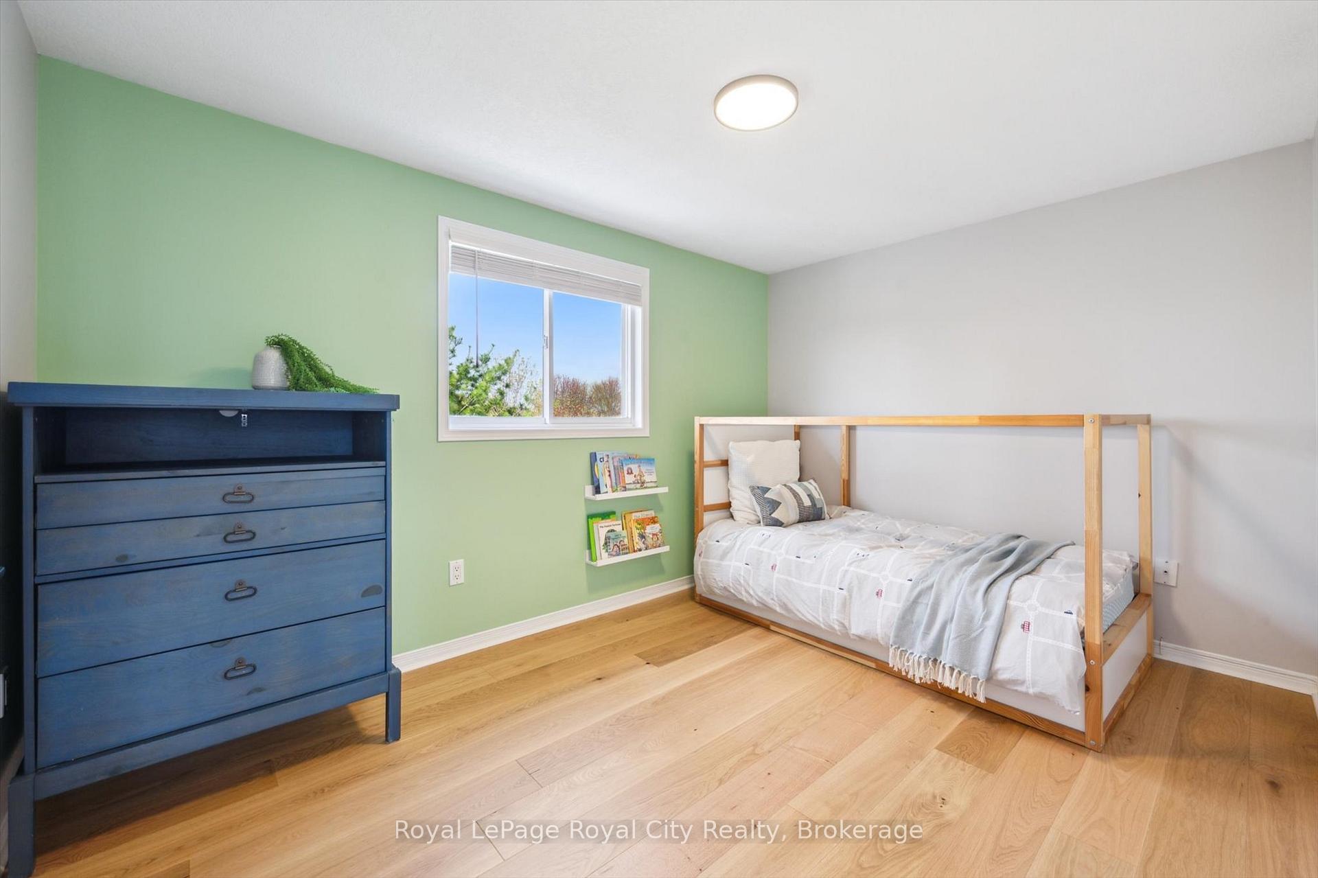 Photo 31 of 41 Munroe Crescent, Guelph, Clairfields/Hanlon Business Park — HOMEH