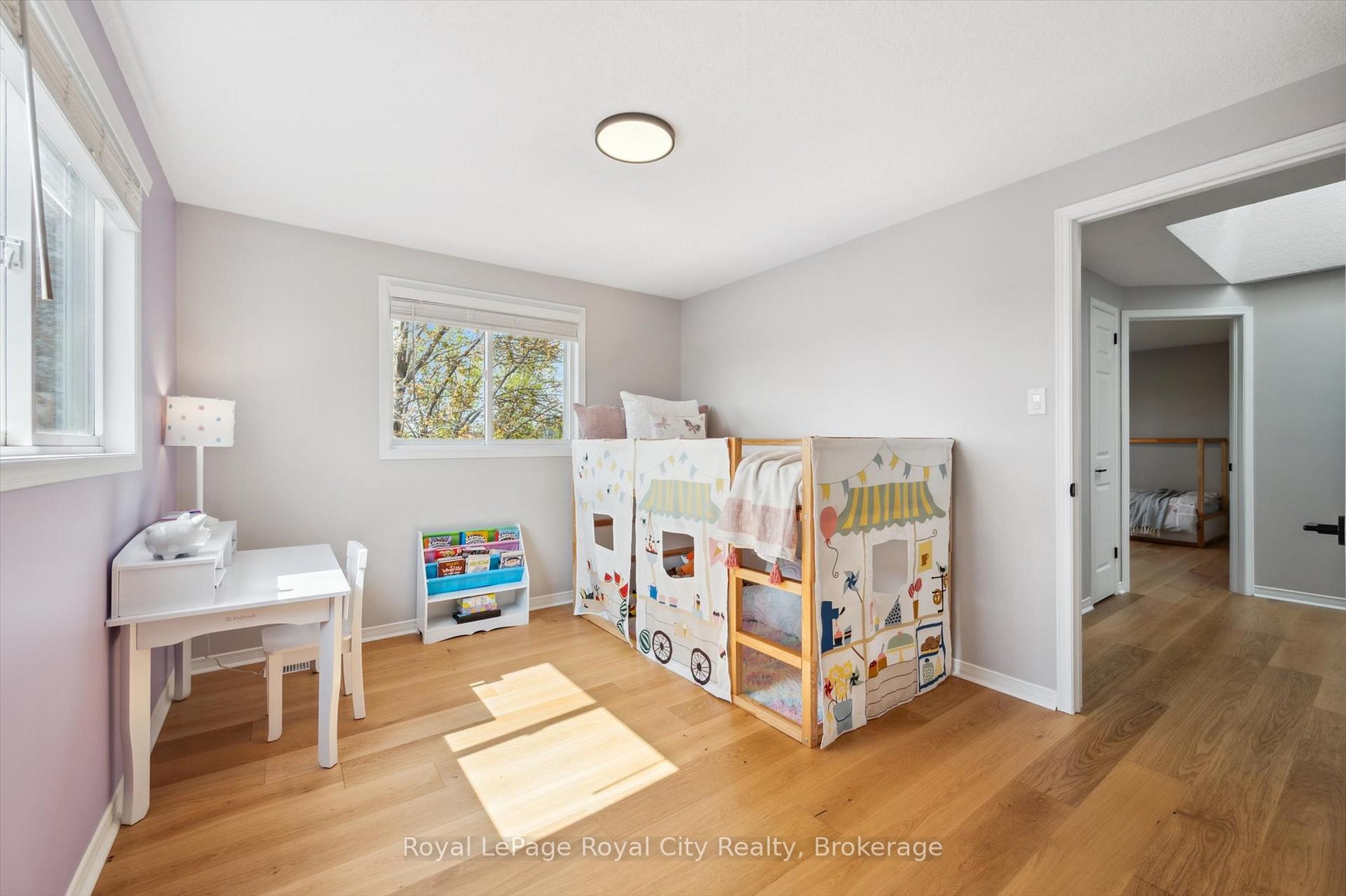 Photo 32 of 41 Munroe Crescent, Guelph, Clairfields/Hanlon Business Park — HOMEH