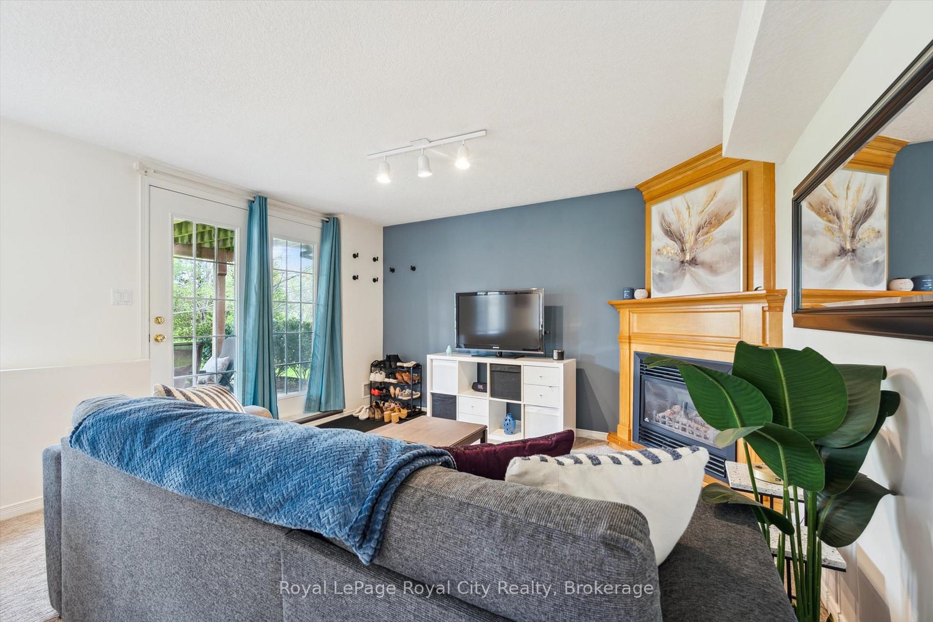Photo 36 of 41 Munroe Crescent, Guelph, Clairfields/Hanlon Business Park — HOMEH