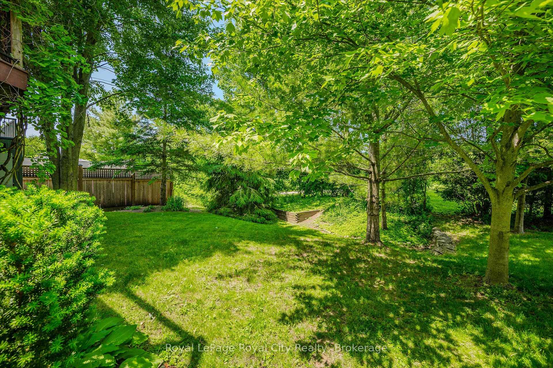 Photo 45 of 41 Munroe Crescent, Guelph, Clairfields/Hanlon Business Park — HOMEH