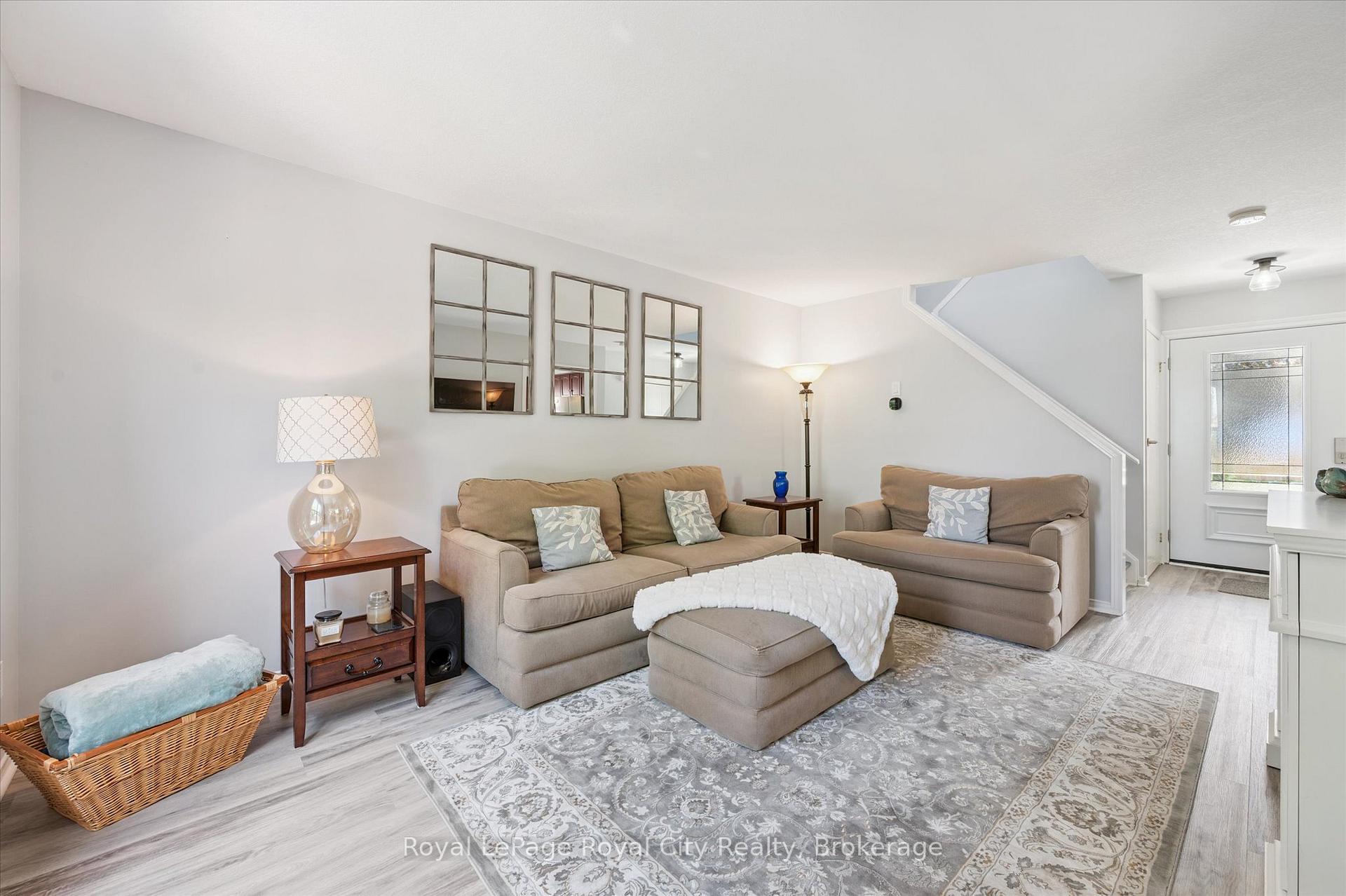 Photo 4 of 67 Inverness Drive, Guelph, Victoria North — HOMEH
