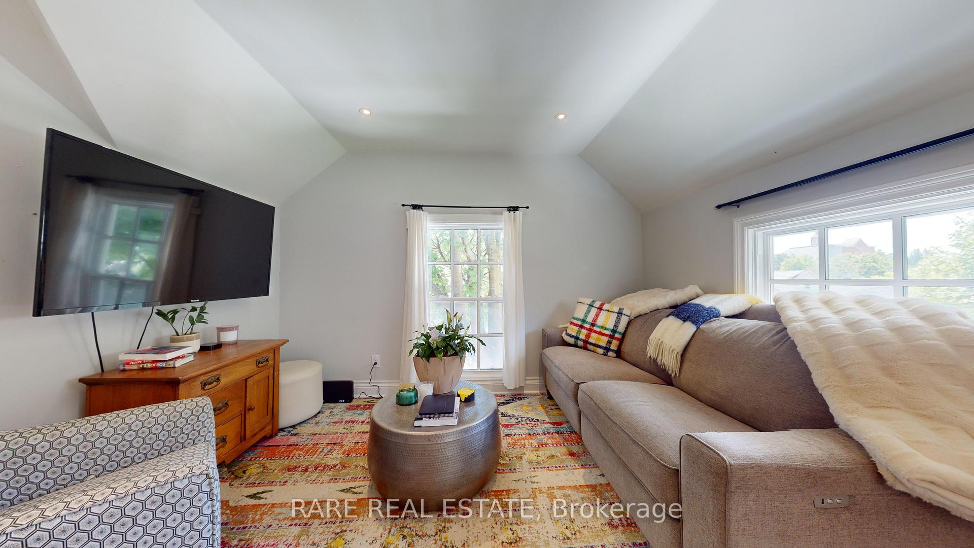 Photo 6 of Unit Upper, 31 Green Street, Guelph, Downtown — HOMEH