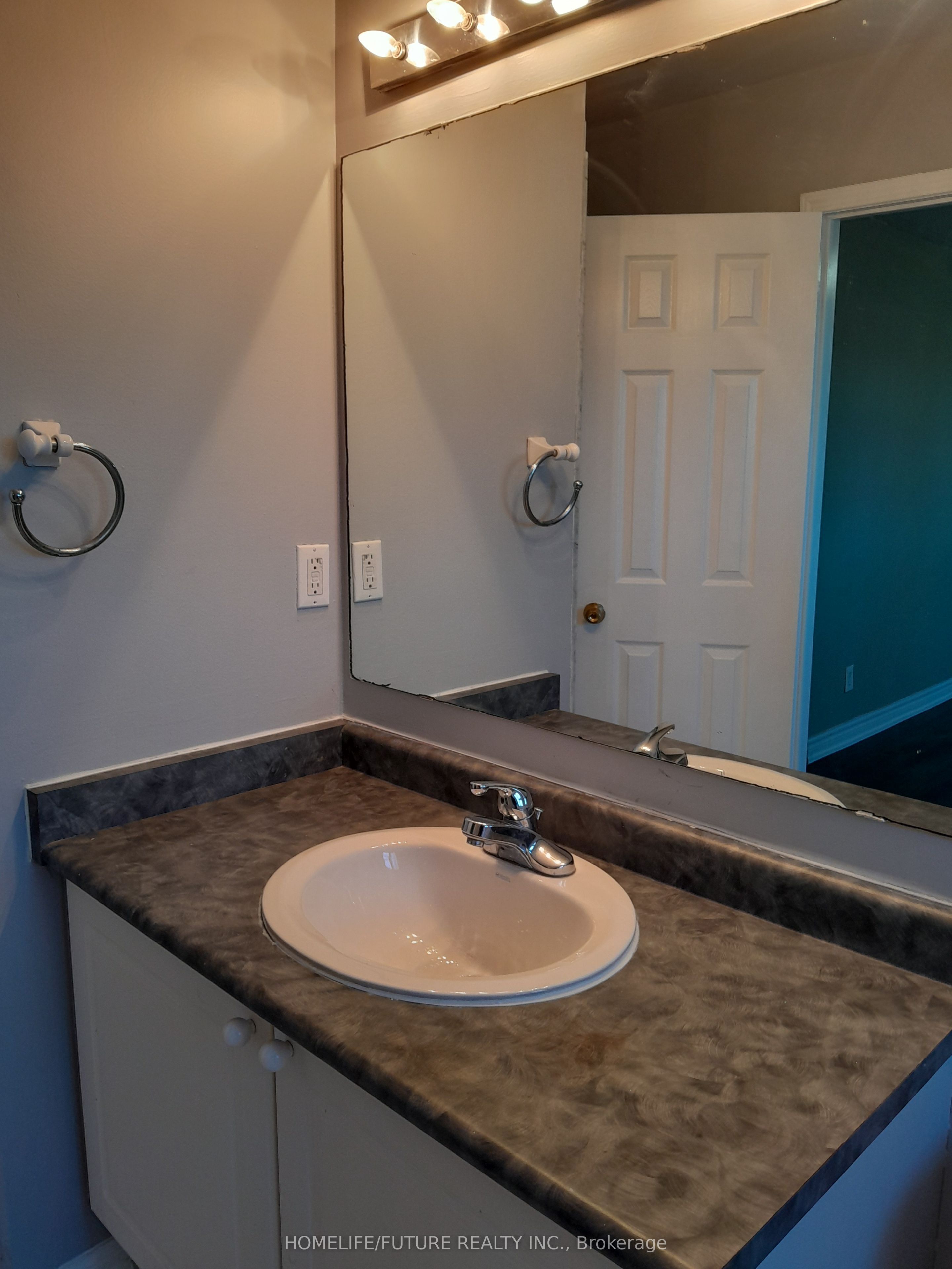 Photo 44 of 1524 Sarasota Crescent, Oshawa, Samac — HOMEH