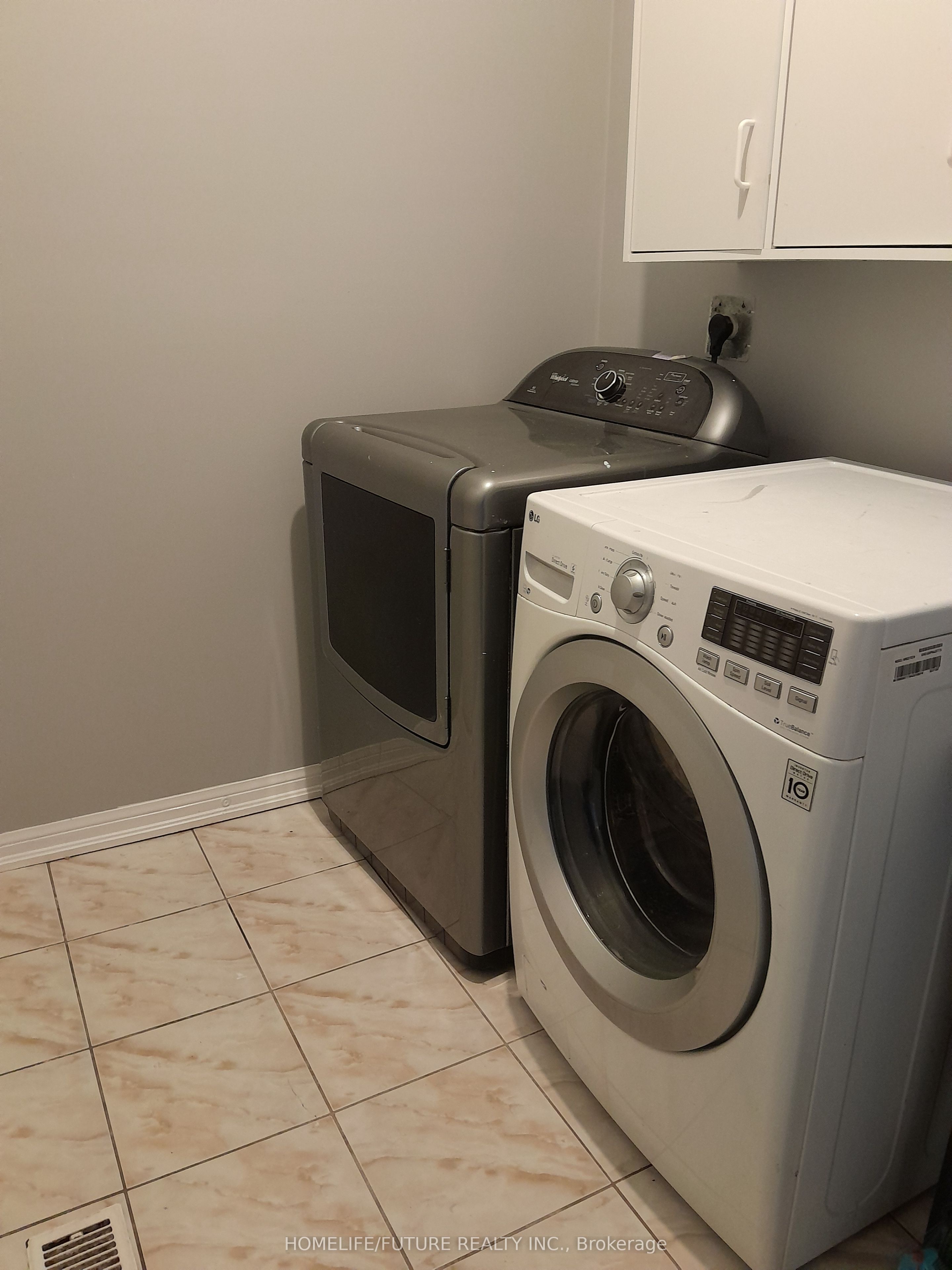 Photo 33 of 1524 Sarasota Crescent, Oshawa, Samac — HOMEH