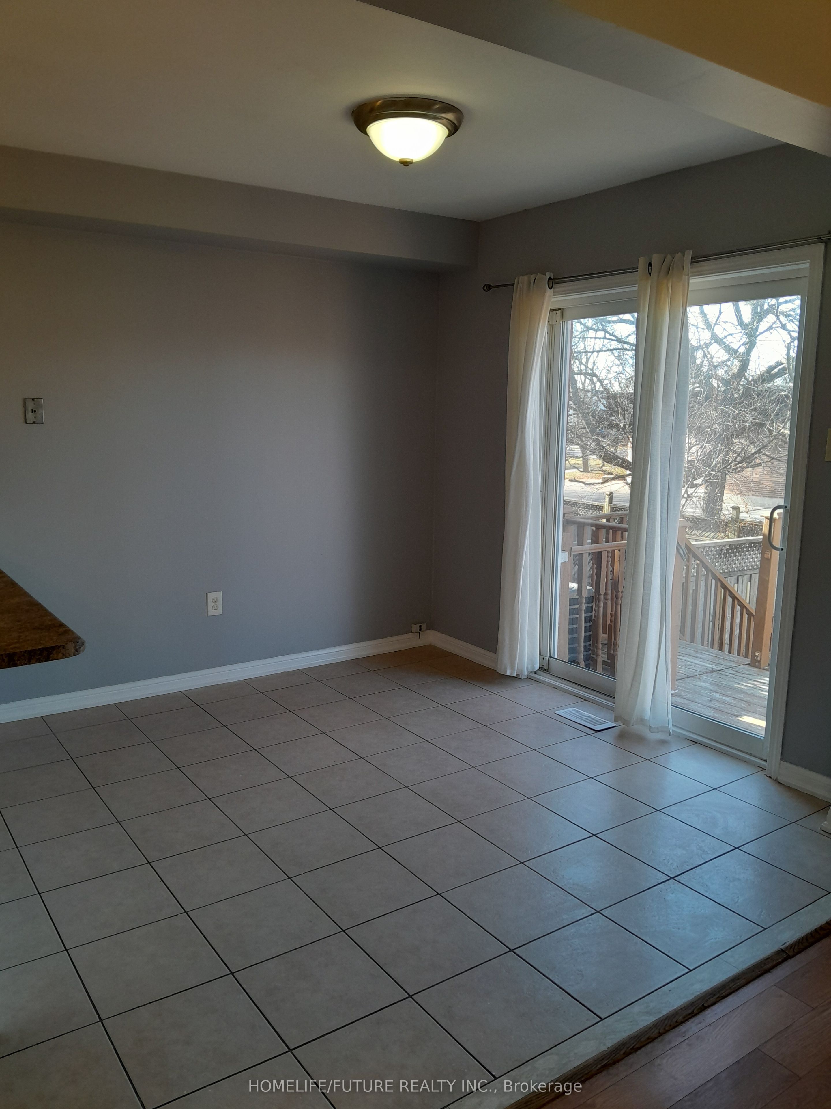 Photo 32 of 1524 Sarasota Crescent, Oshawa, Samac — HOMEH