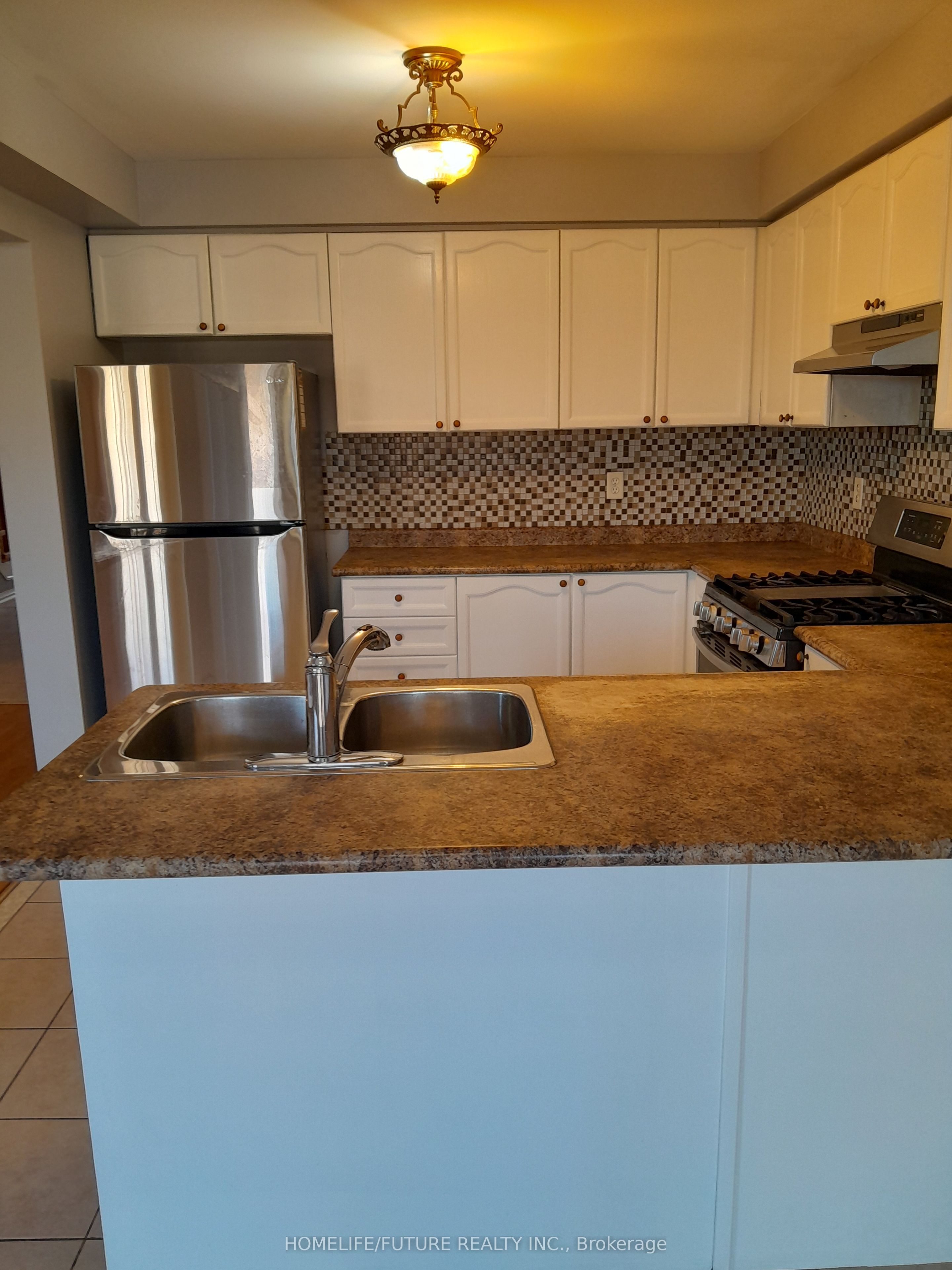 Photo 30 of 1524 Sarasota Crescent, Oshawa, Samac — HOMEH