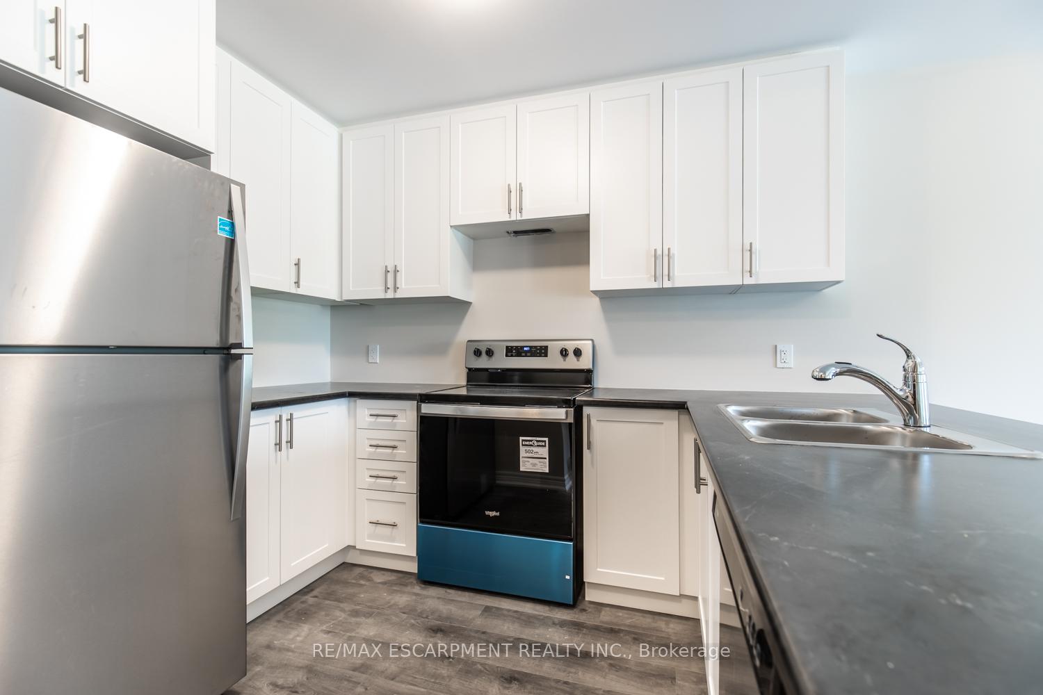 Photo 6 of Unit 36, 19 Picardy Drive, Hamilton, Stoney Creek Mountain — HOMEH