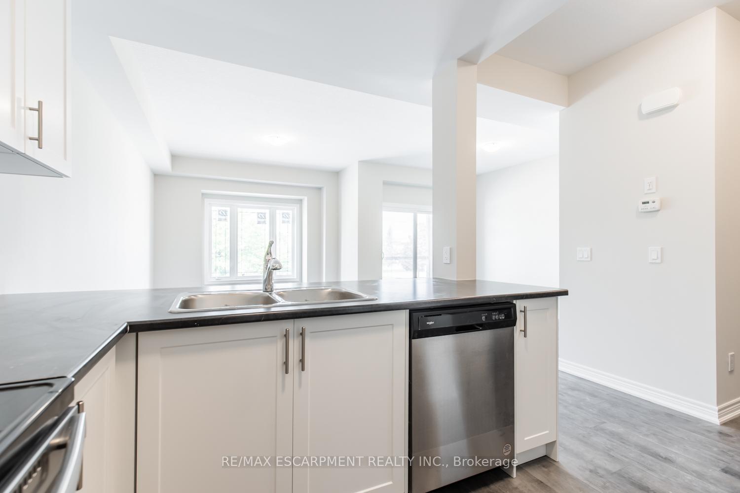 Photo 9 of Unit 36, 19 Picardy Drive, Hamilton, Stoney Creek Mountain — HOMEH