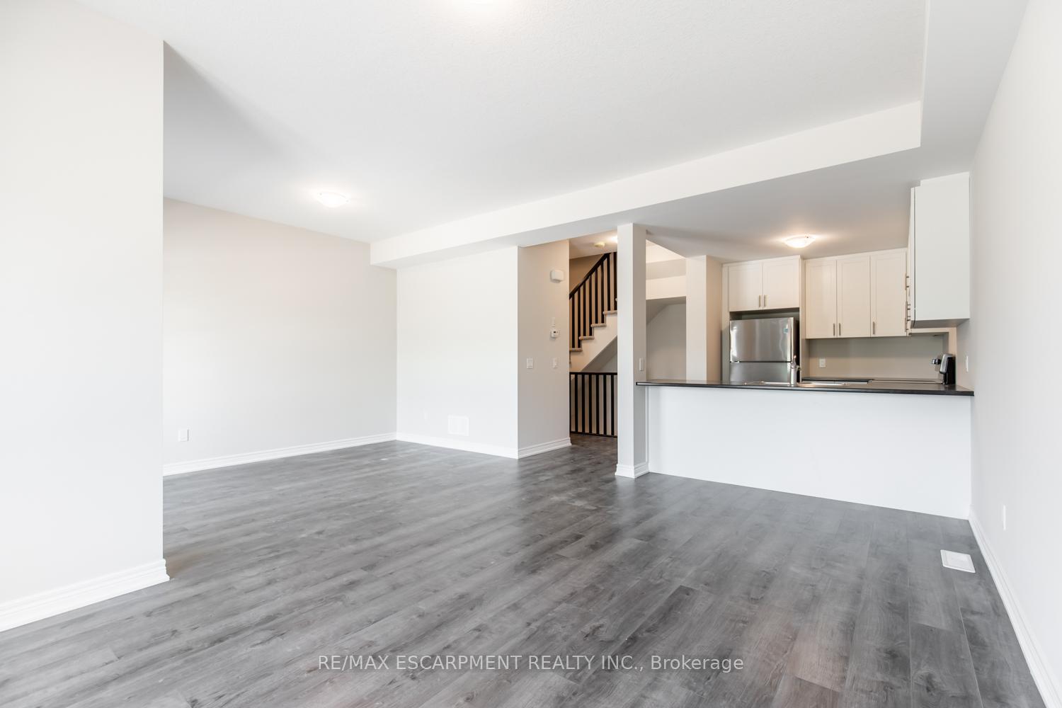 Photo 10 of Unit 36, 19 Picardy Drive, Hamilton, Stoney Creek Mountain — HOMEH