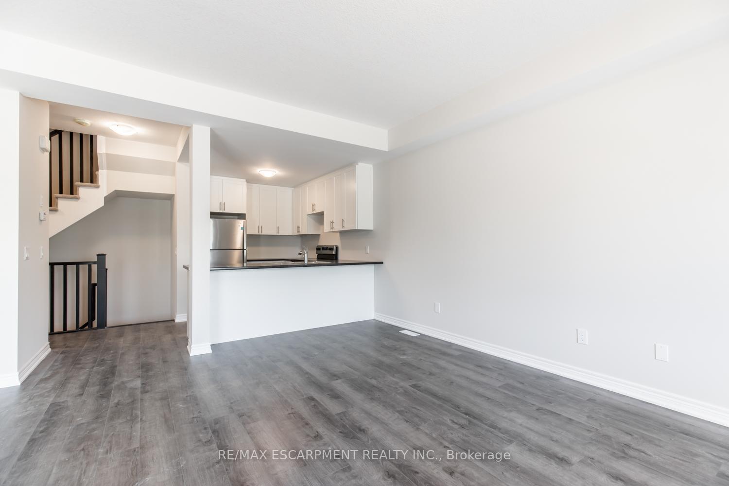 Photo 12 of Unit 36, 19 Picardy Drive, Hamilton, Stoney Creek Mountain — HOMEH