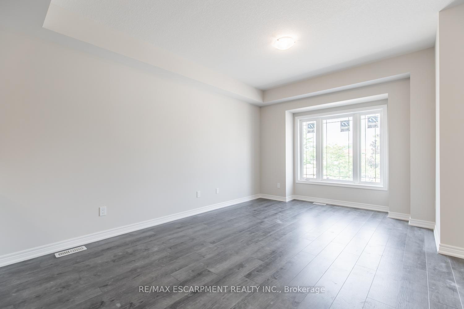 Photo 14 of Unit 36, 19 Picardy Drive, Hamilton, Stoney Creek Mountain — HOMEH