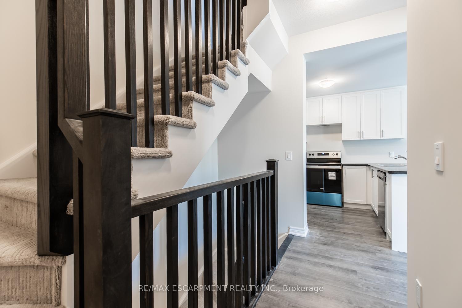 Photo 19 of Unit 36, 19 Picardy Drive, Hamilton, Stoney Creek Mountain — HOMEH