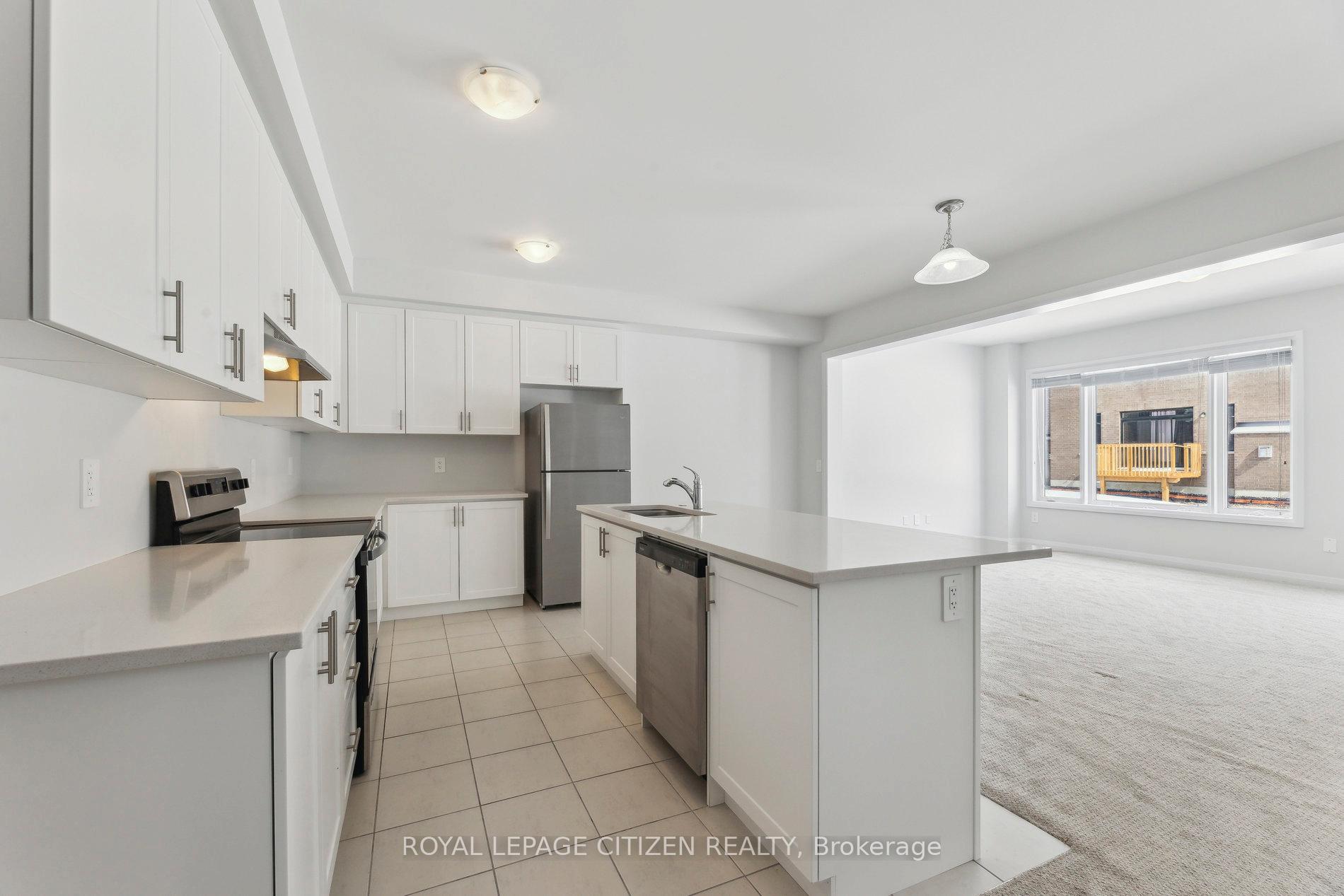 Photo 7 of 141 Corley Street, Kawartha Lakes, Lindsay — HOMEH