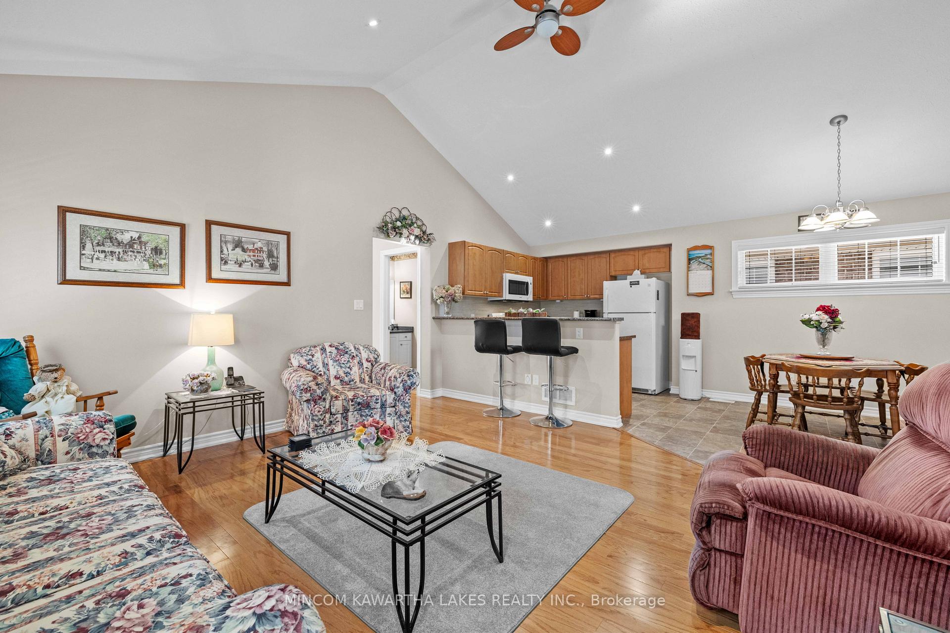 Photo 10 of 46 Laurent Boulevard, Kawartha Lakes, Lindsay — HOMEH