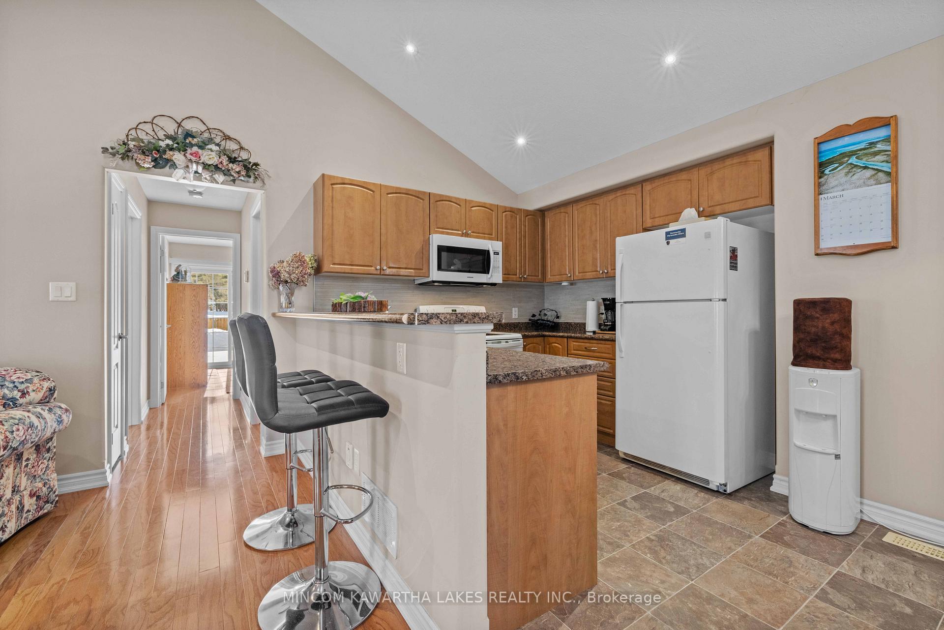Photo 11 of 46 Laurent Boulevard, Kawartha Lakes, Lindsay — HOMEH