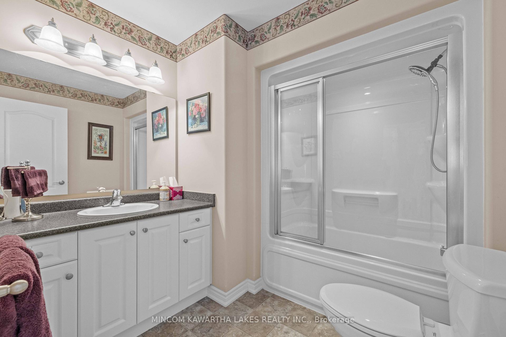 Photo 18 of 46 Laurent Boulevard, Kawartha Lakes, Lindsay — HOMEH