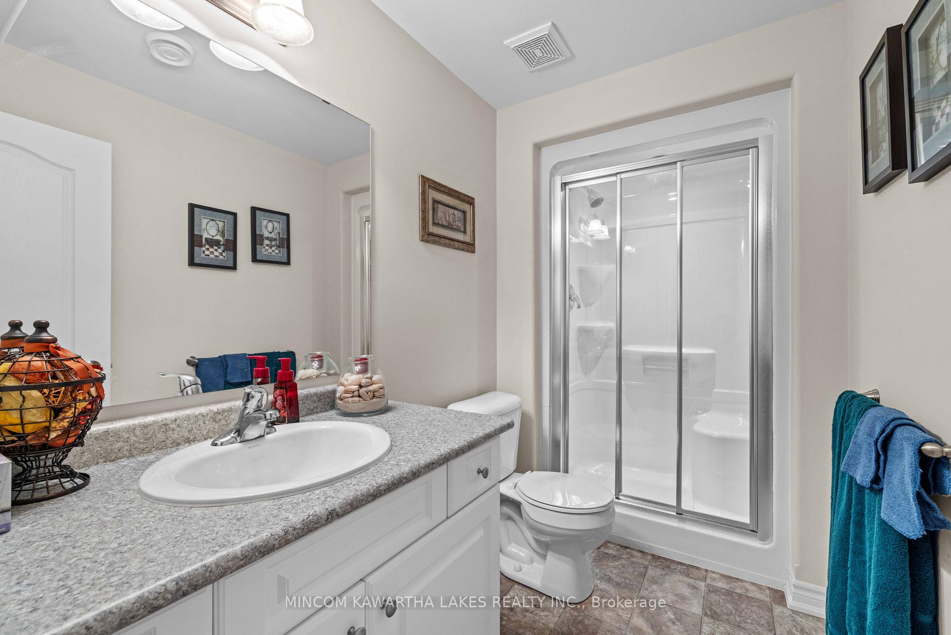 Photo 24 of 46 Laurent Boulevard, Kawartha Lakes, Lindsay — HOMEH