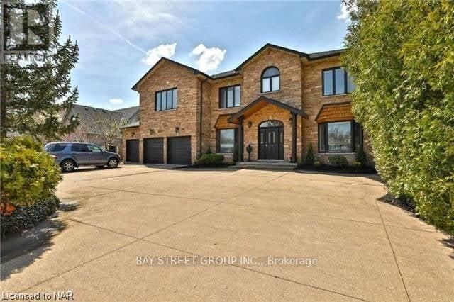 Photo 2 of 411 Kerman Avenue, Grimsby, Grimsby Beach — HOMEH
