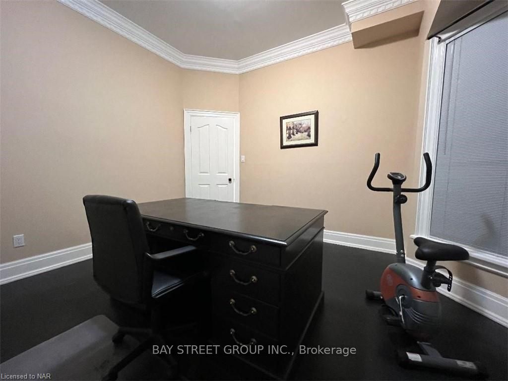 Photo 5 of 411 Kerman Avenue, Grimsby, Grimsby Beach — HOMEH