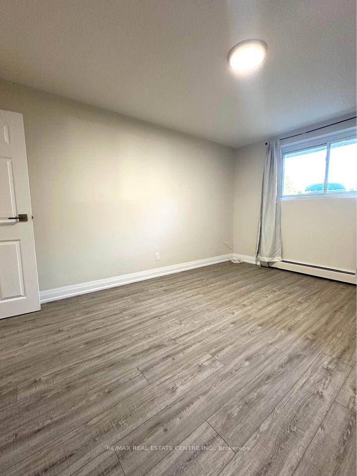 Photo 7 of Unit 10, 2 Normandy Drive, Guelph, St. George's — HOMEH