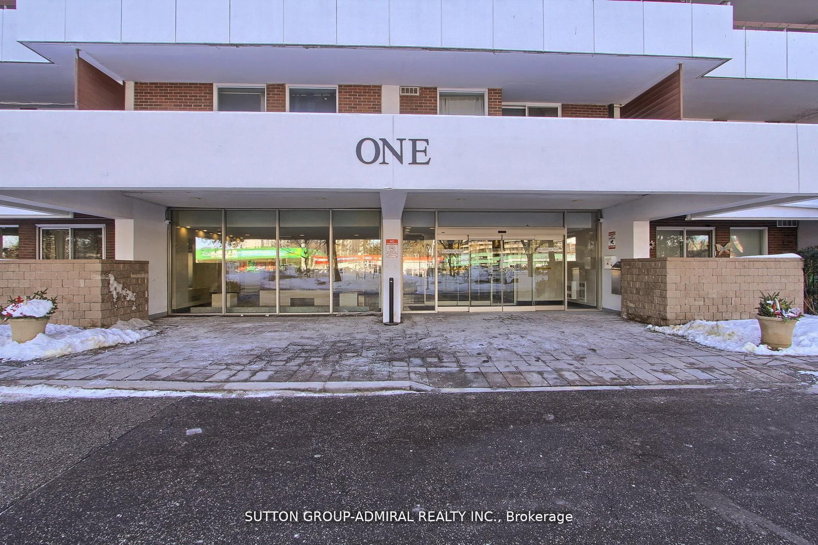 Photo 3 of Unit 303, 1 Royal Orchard Blvd, Markham, Royal Orchard — HOMEH
