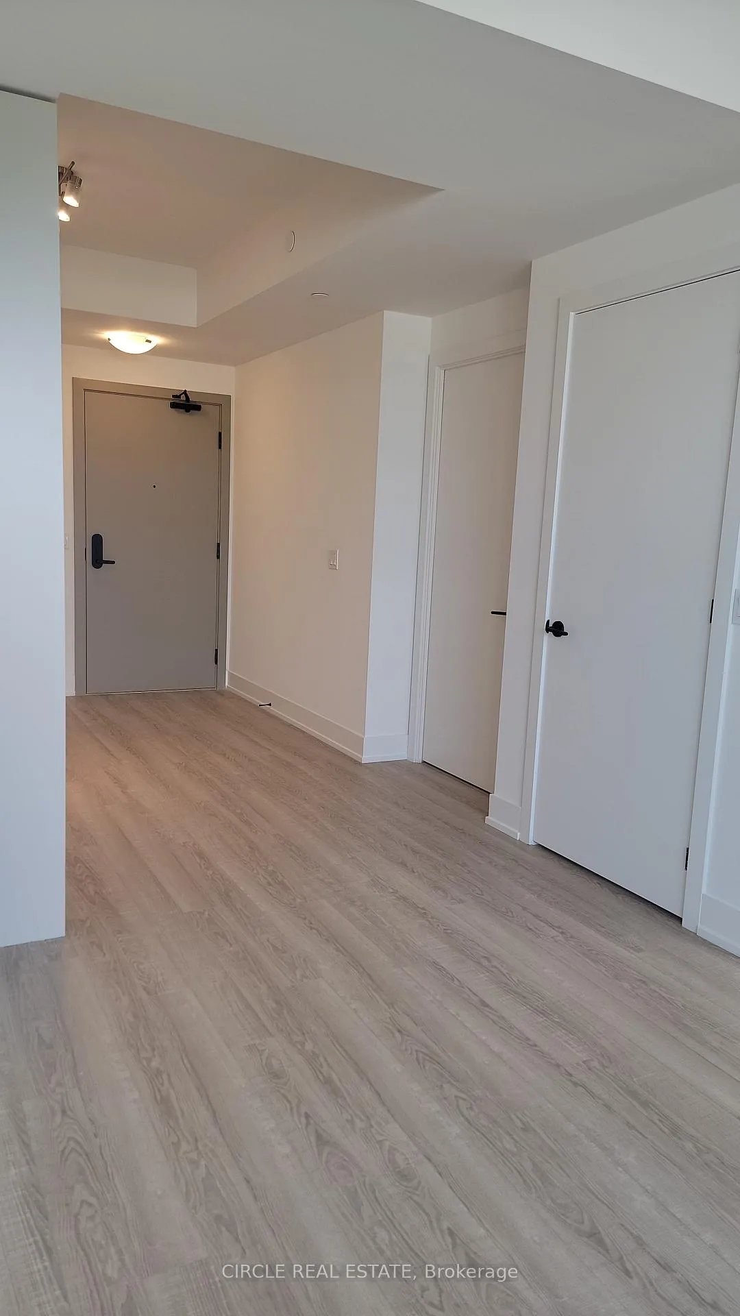 Photo 7 of Unit 343, 2075 King Road, King, King City — HOMEH
