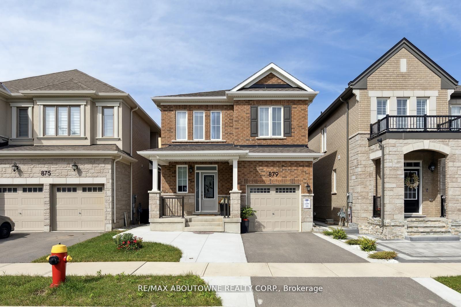 Photo 2 of 879 Hickory Crescent, Milton, Cobban — HOMEH